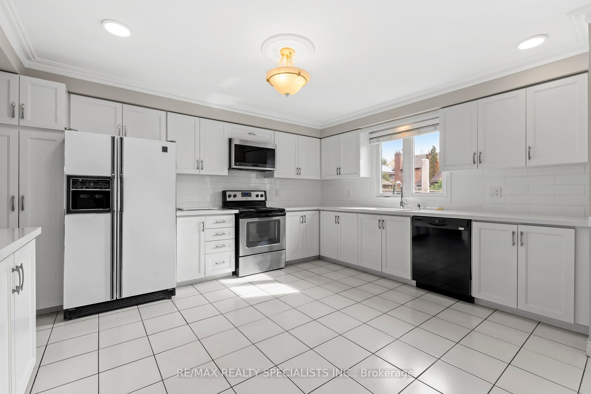 Photo 5 of 3022 Cornish Road, Mississauga, Erin Mills — HOMEH