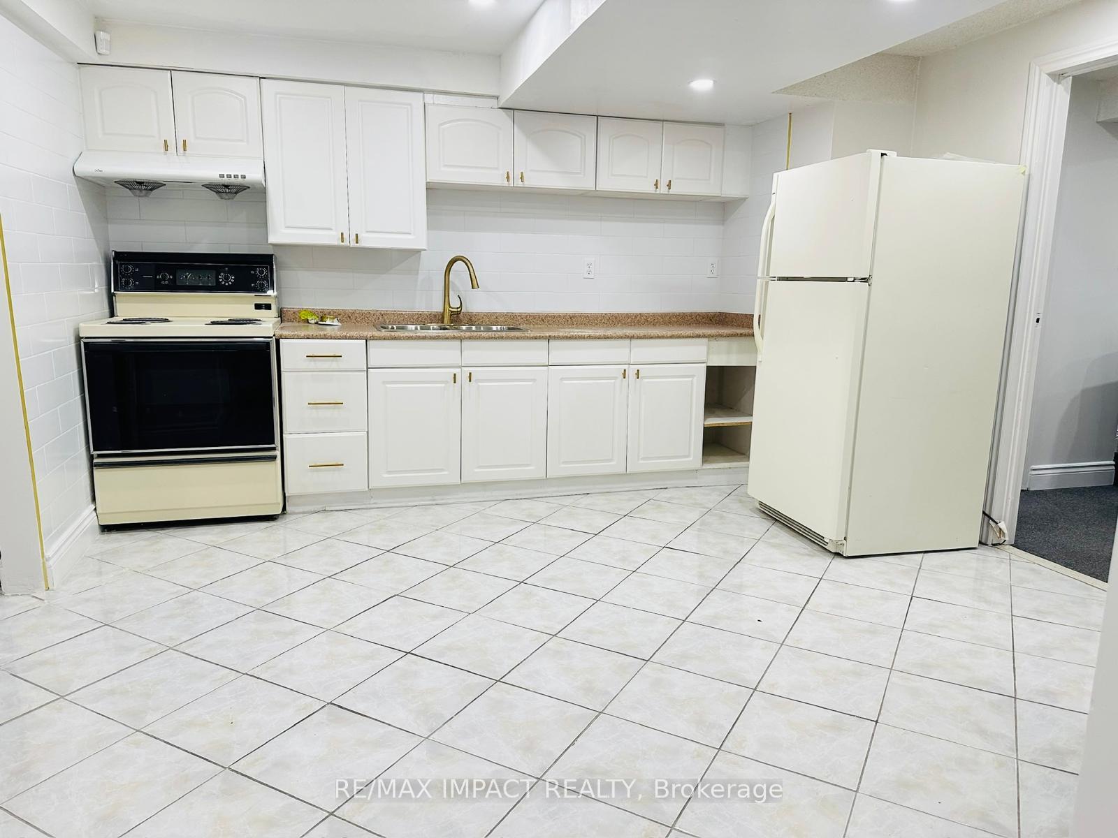 Photo 5 of 25 Caldbeck Avenue, Markham, Milliken Mills East — HOMEH