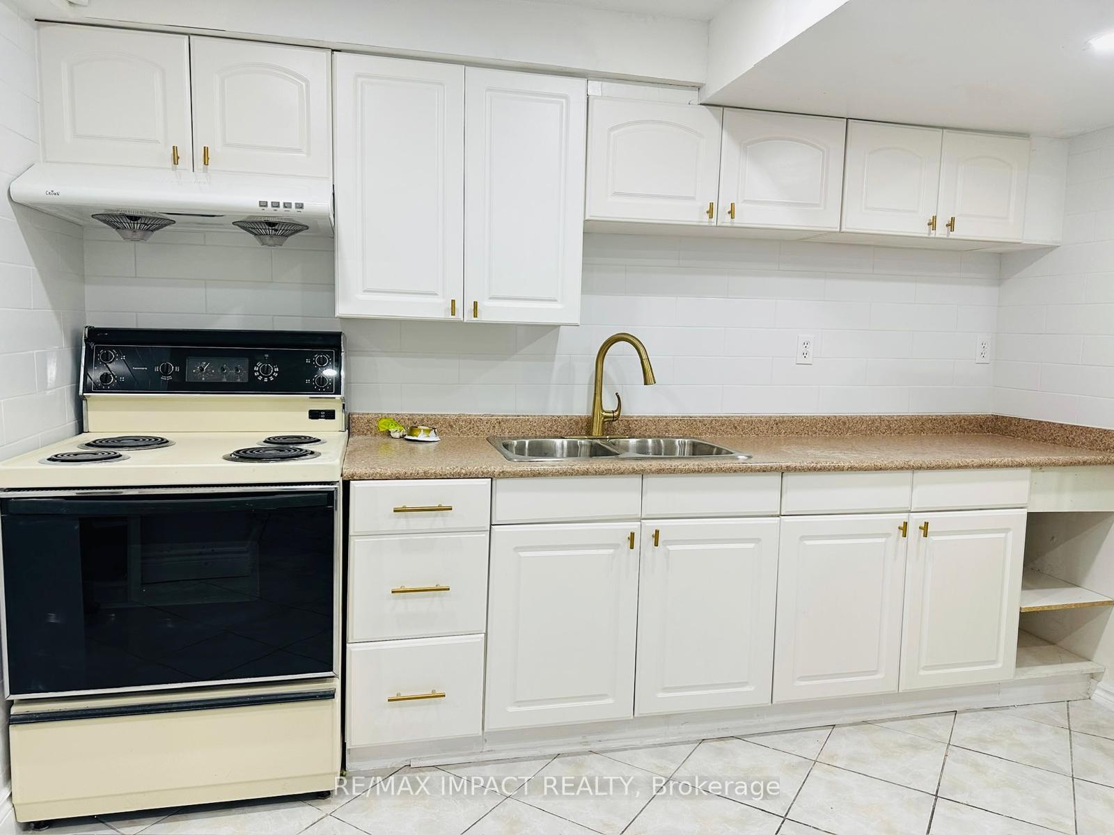 Photo 6 of 25 Caldbeck Avenue, Markham, Milliken Mills East — HOMEH