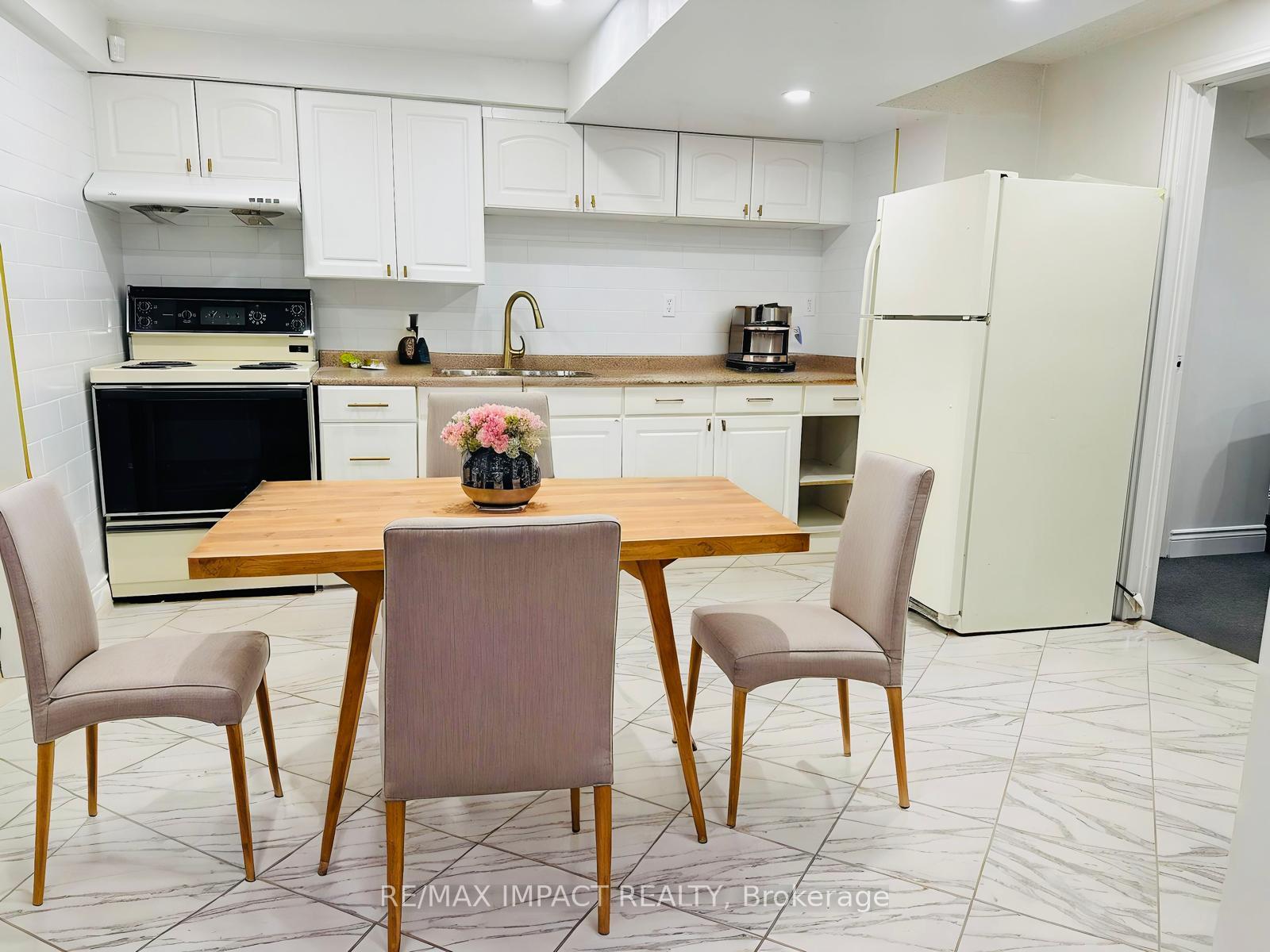 Photo 7 of 25 Caldbeck Avenue, Markham, Milliken Mills East — HOMEH