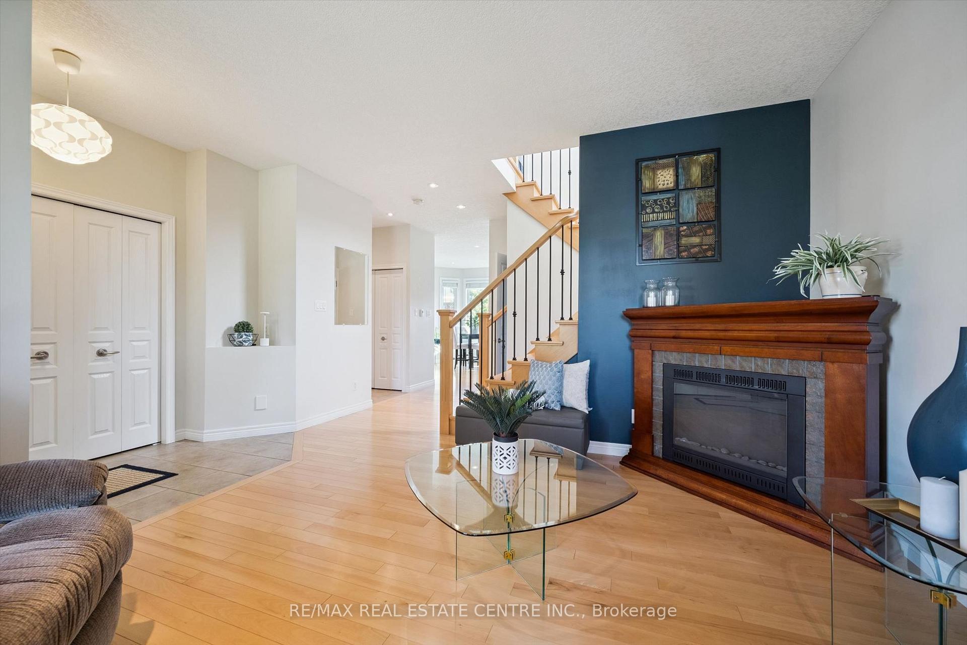 Photo 4 of 25 Hunsberger Drive, Wilmot, Baden — HOMEH