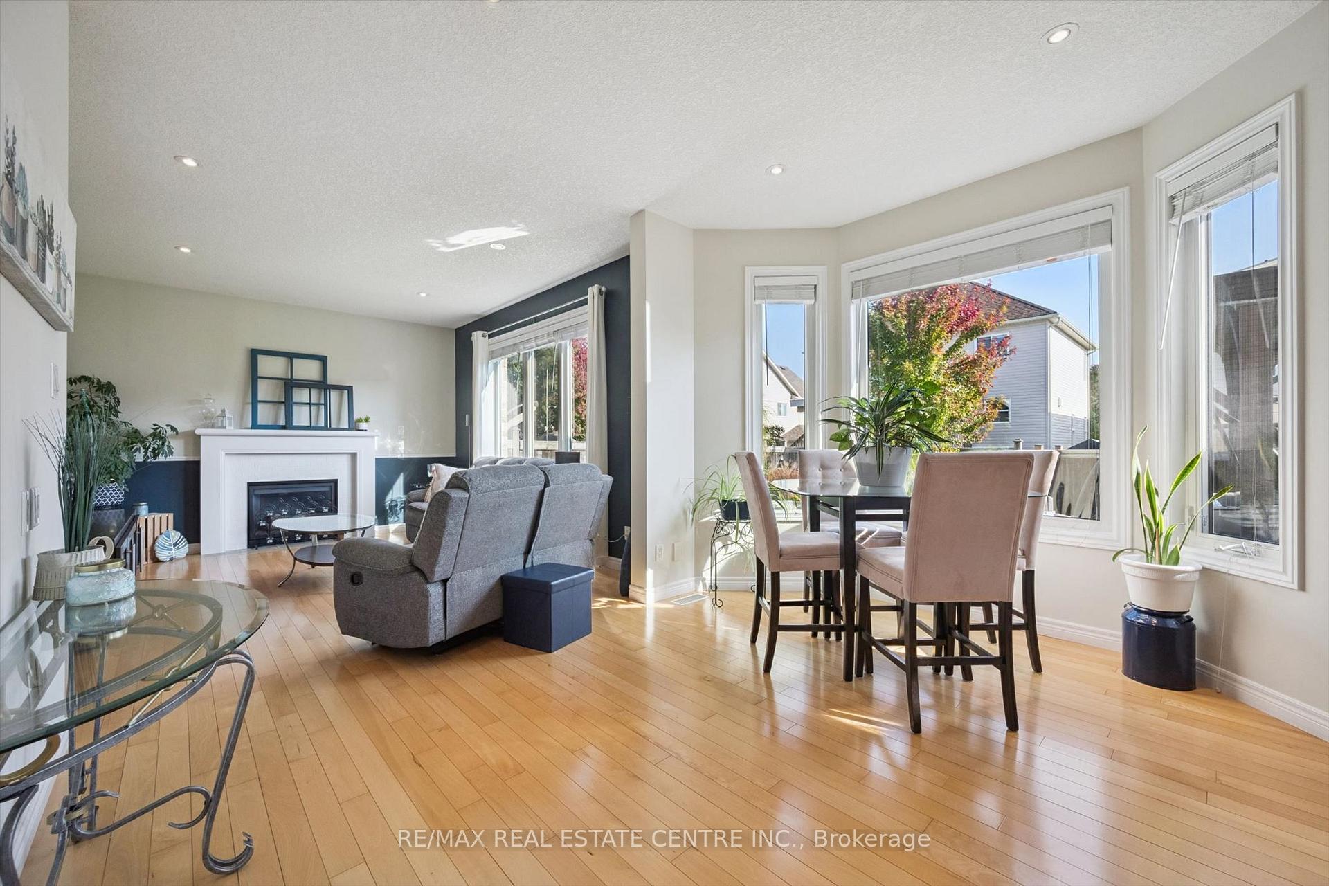 Photo 5 of 25 Hunsberger Drive, Wilmot, Baden — HOMEH