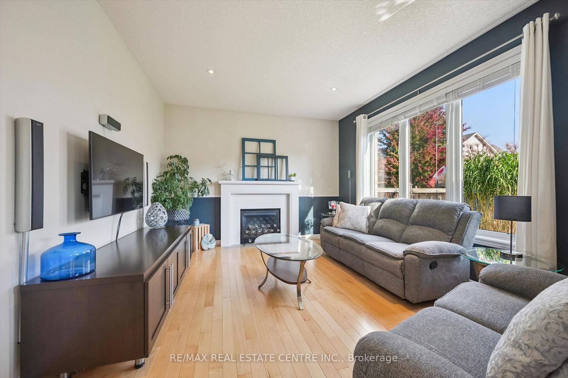 Photo 11 of 25 Hunsberger Drive, Wilmot, Baden — HOMEH