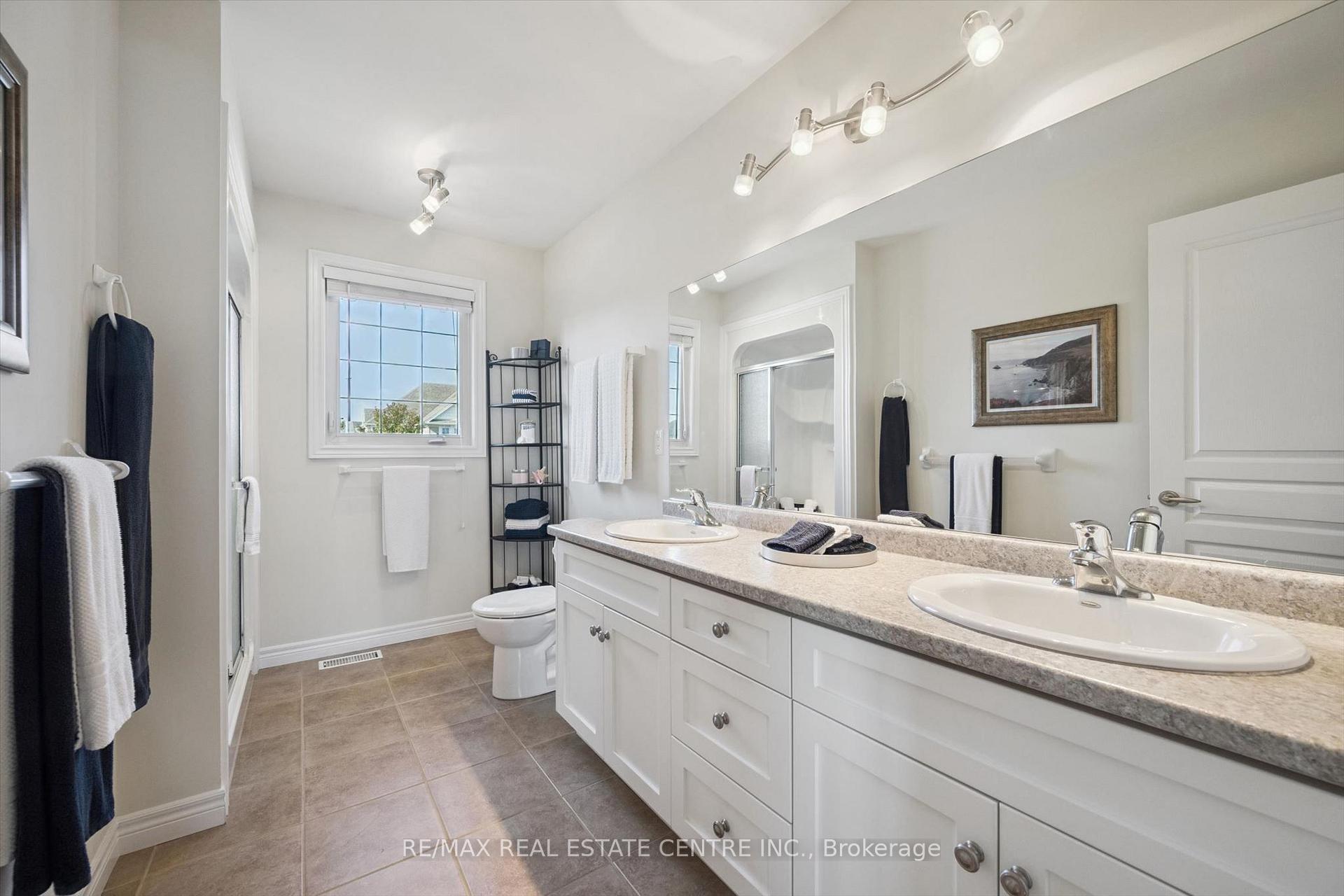 Photo 14 of 25 Hunsberger Drive, Wilmot, Baden — HOMEH