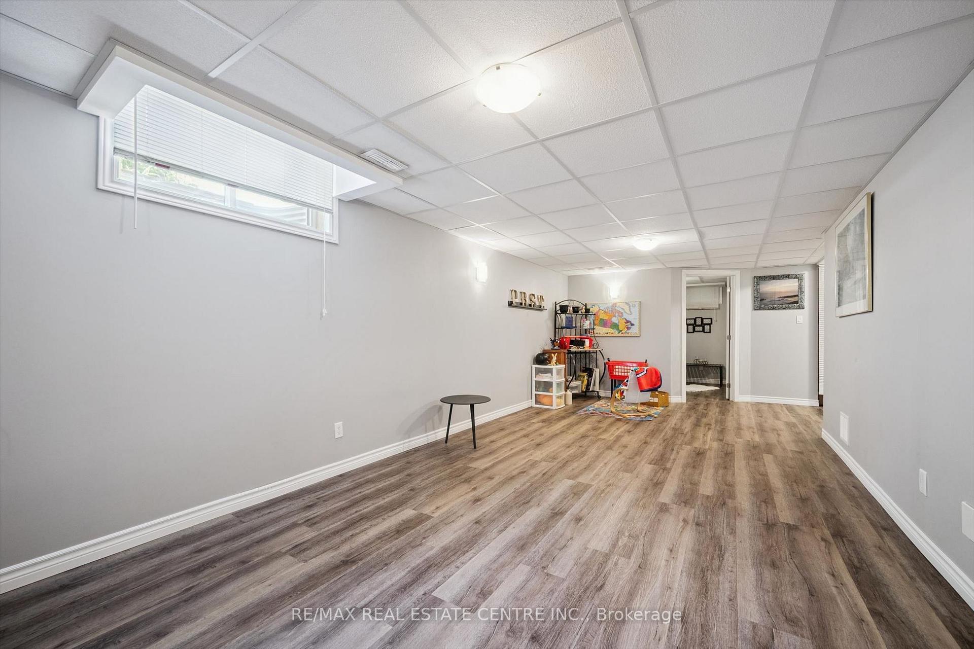 Photo 19 of 25 Hunsberger Drive, Wilmot, Baden — HOMEH