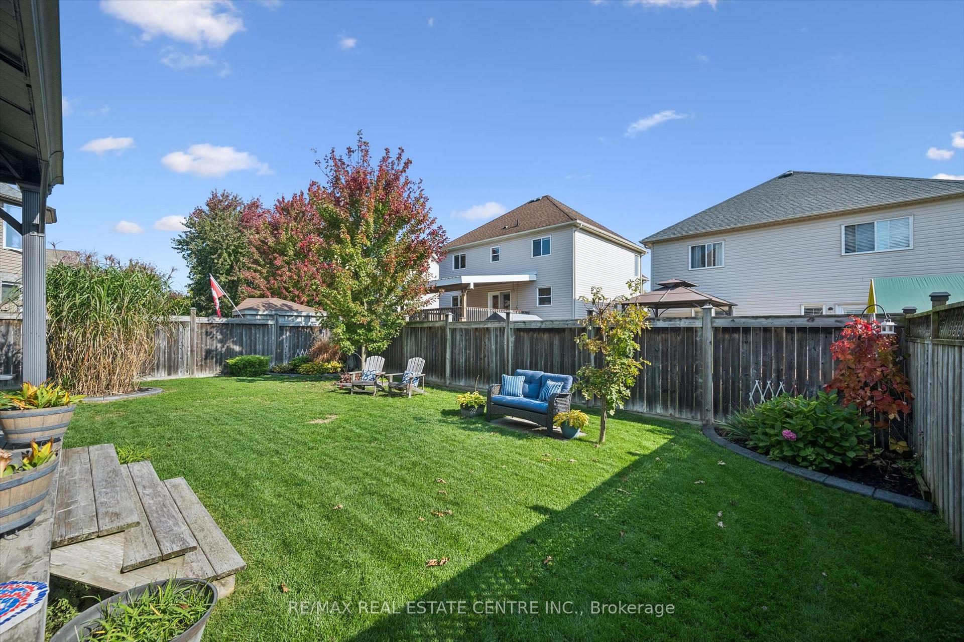 Photo 23 of 25 Hunsberger Drive, Wilmot, Baden — HOMEH