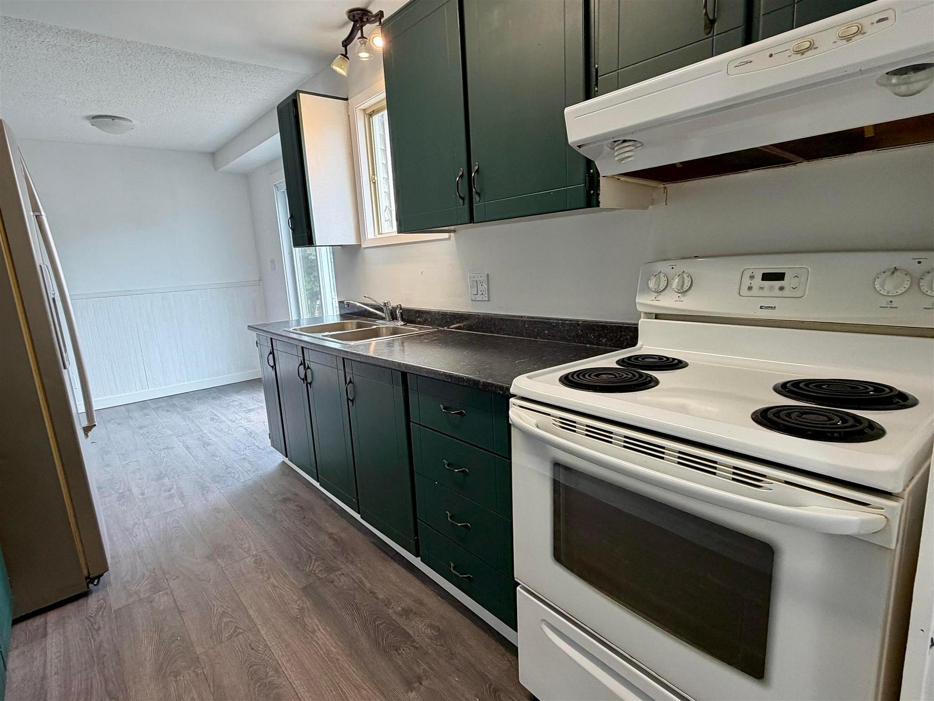 Photo 3 of 21 LaPrairie Crescent, Elliot Lake — HOMEH