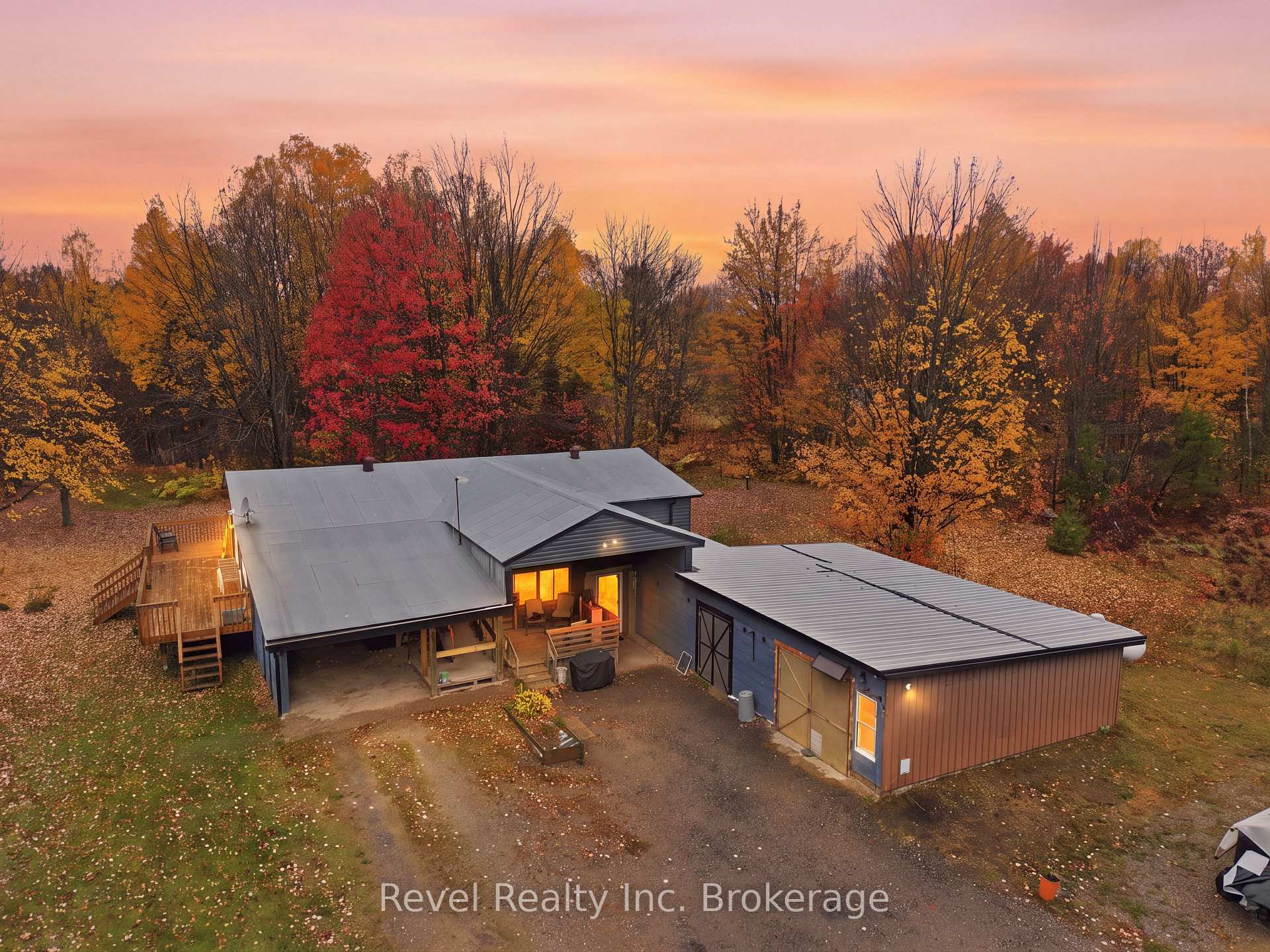 Photo of 140 Bluesea Road SW