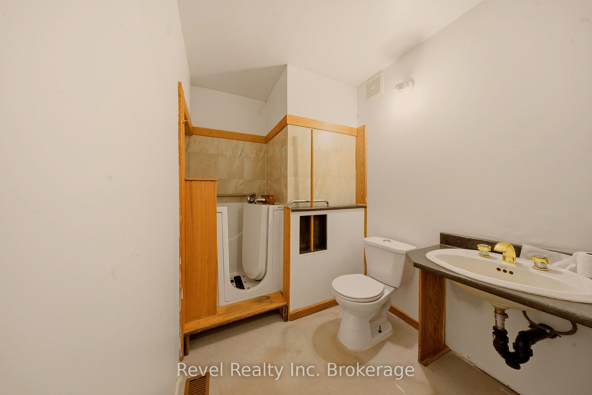 Photo 15 of 140 Bluesea Road SW, Bonfield — HOMEH