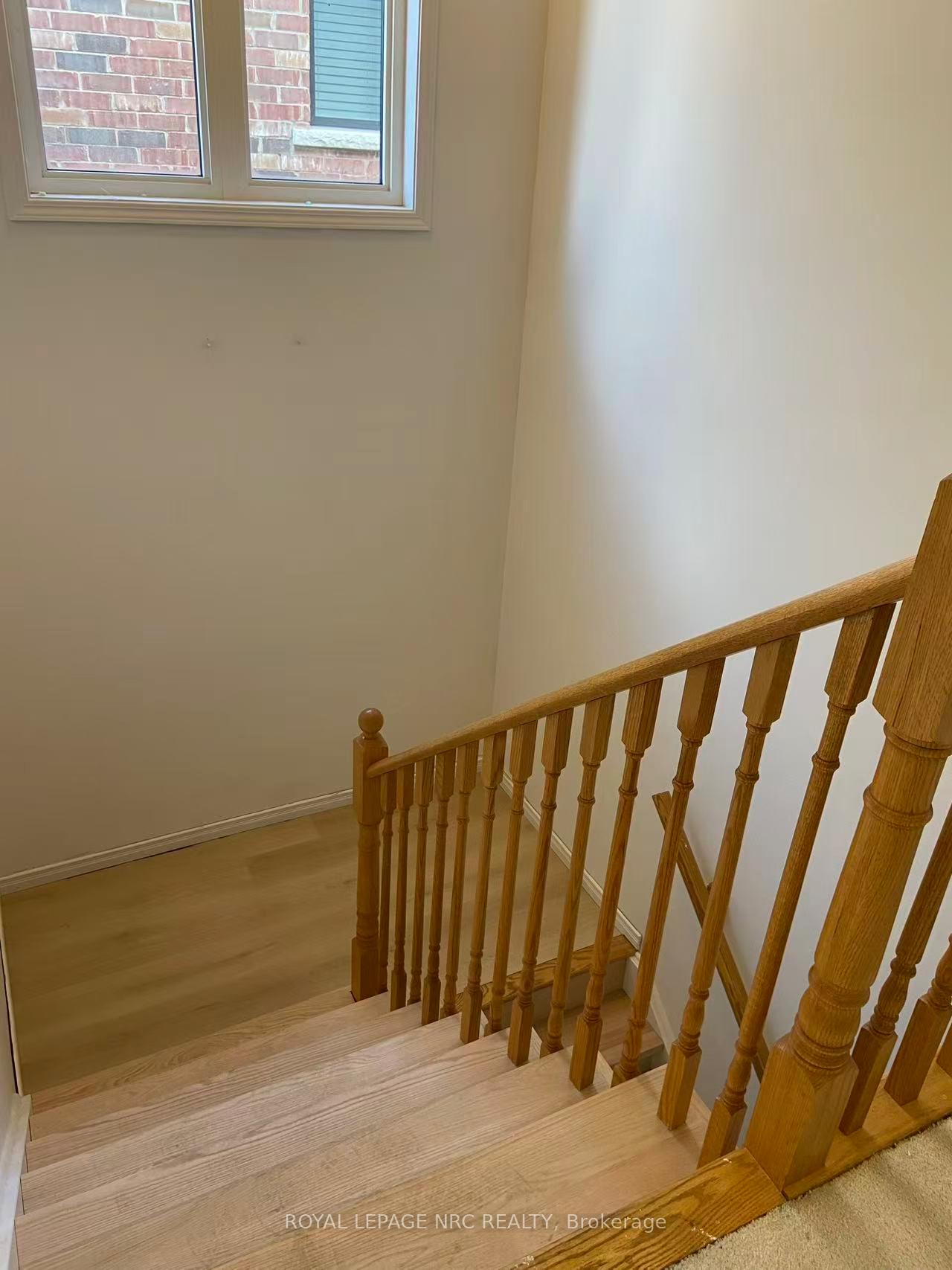 Photo 11 of 7969 Buckeye Crescent, Niagara Falls, Brown — HOMEH