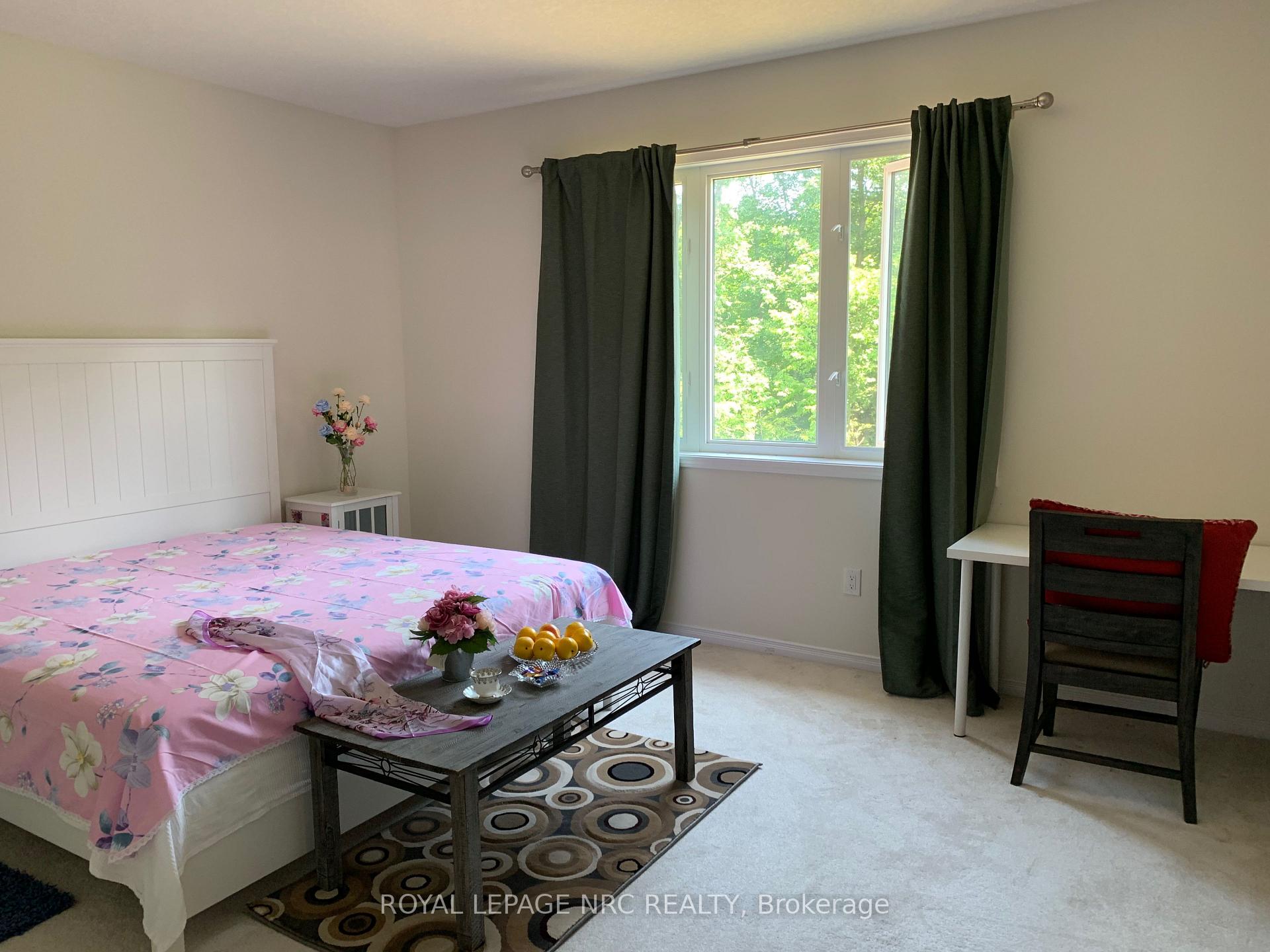 Photo 12 of 7969 Buckeye Crescent, Niagara Falls, Brown — HOMEH