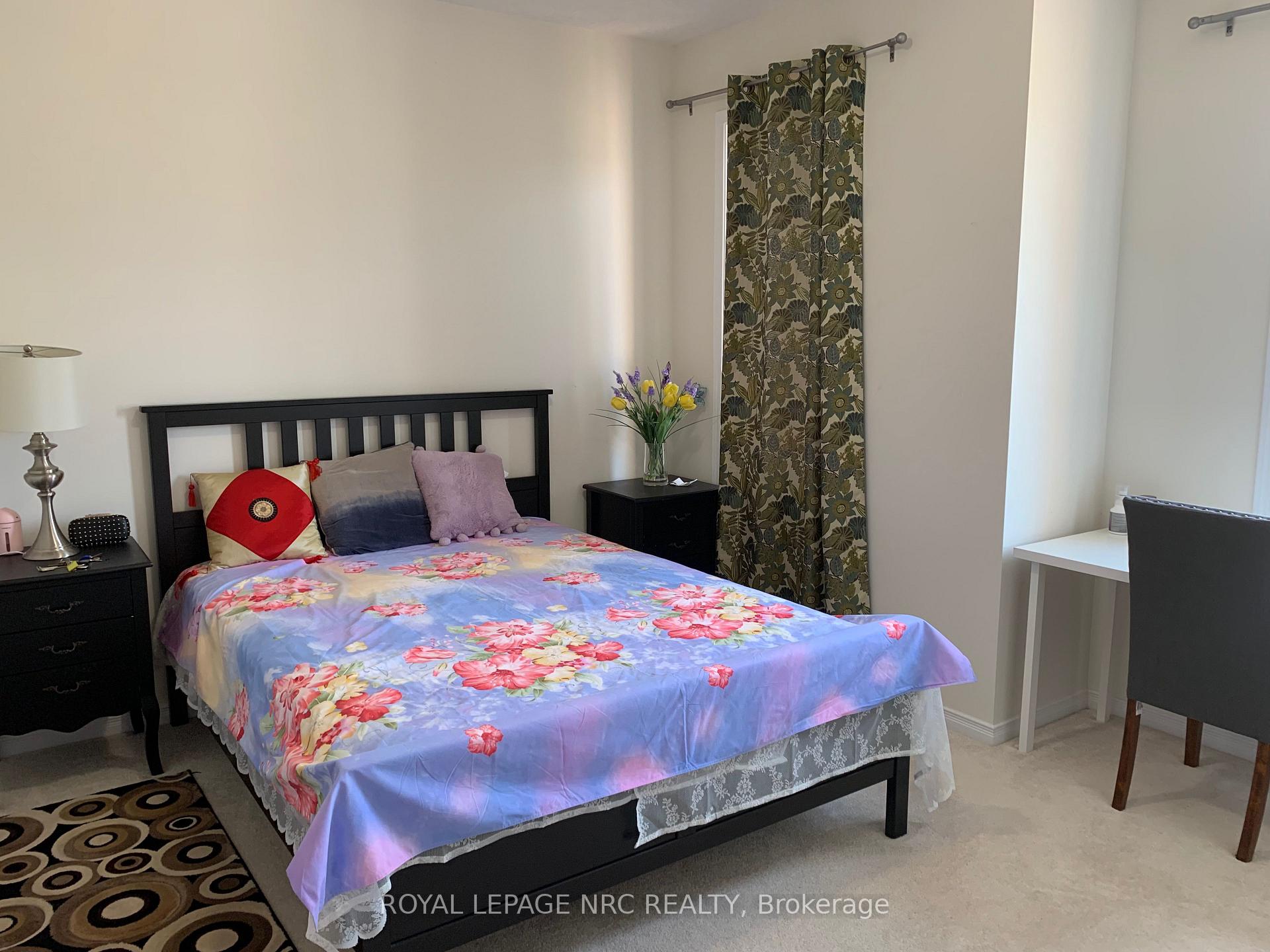 Photo 17 of 7969 Buckeye Crescent, Niagara Falls, Brown — HOMEH