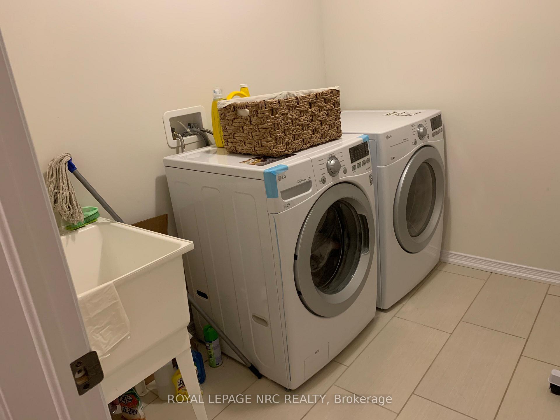 Photo 20 of 7969 Buckeye Crescent, Niagara Falls, Brown — HOMEH