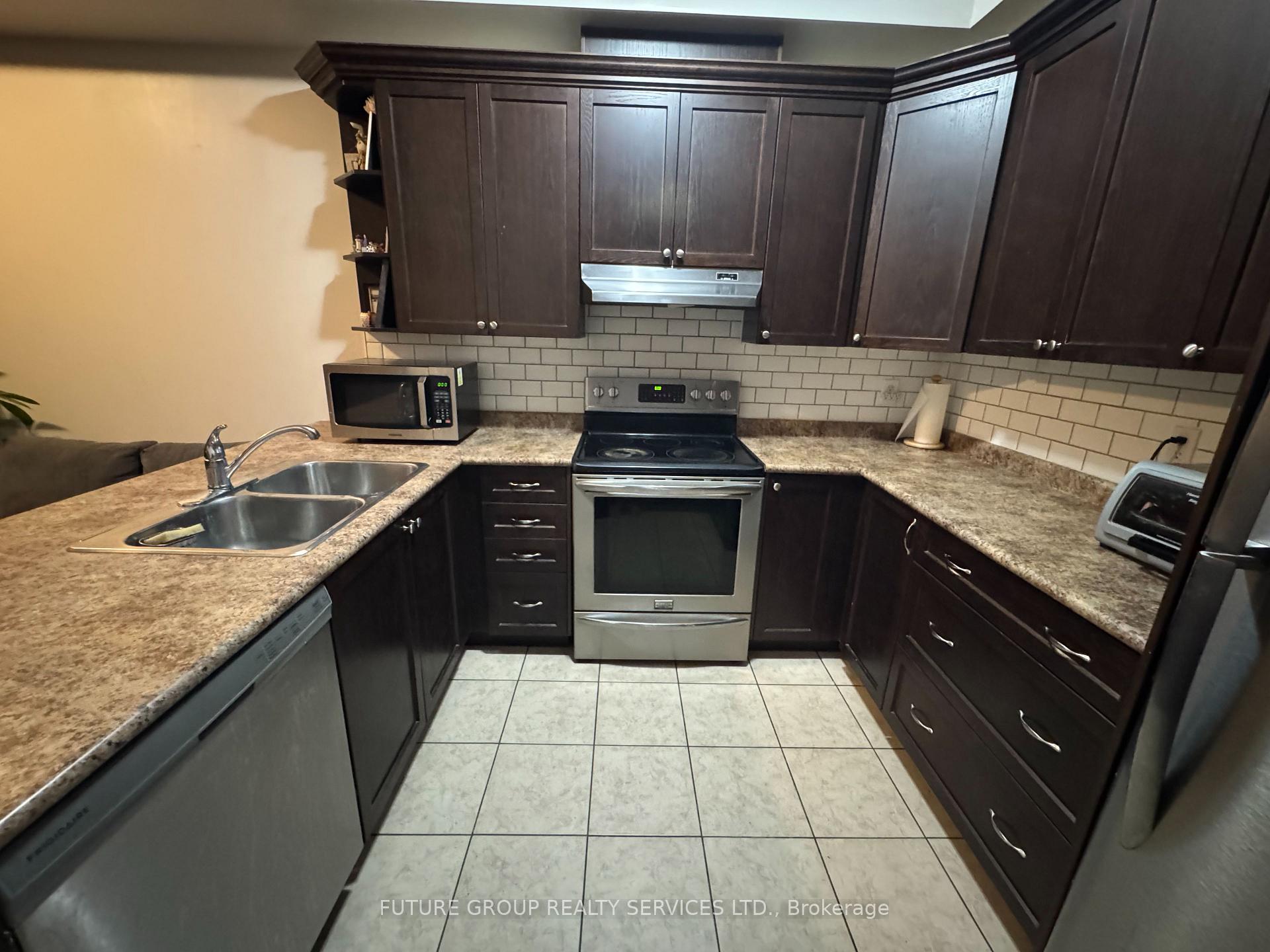 Photo 4 of 59 Cole Street, Hamilton, Waterdown — HOMEH