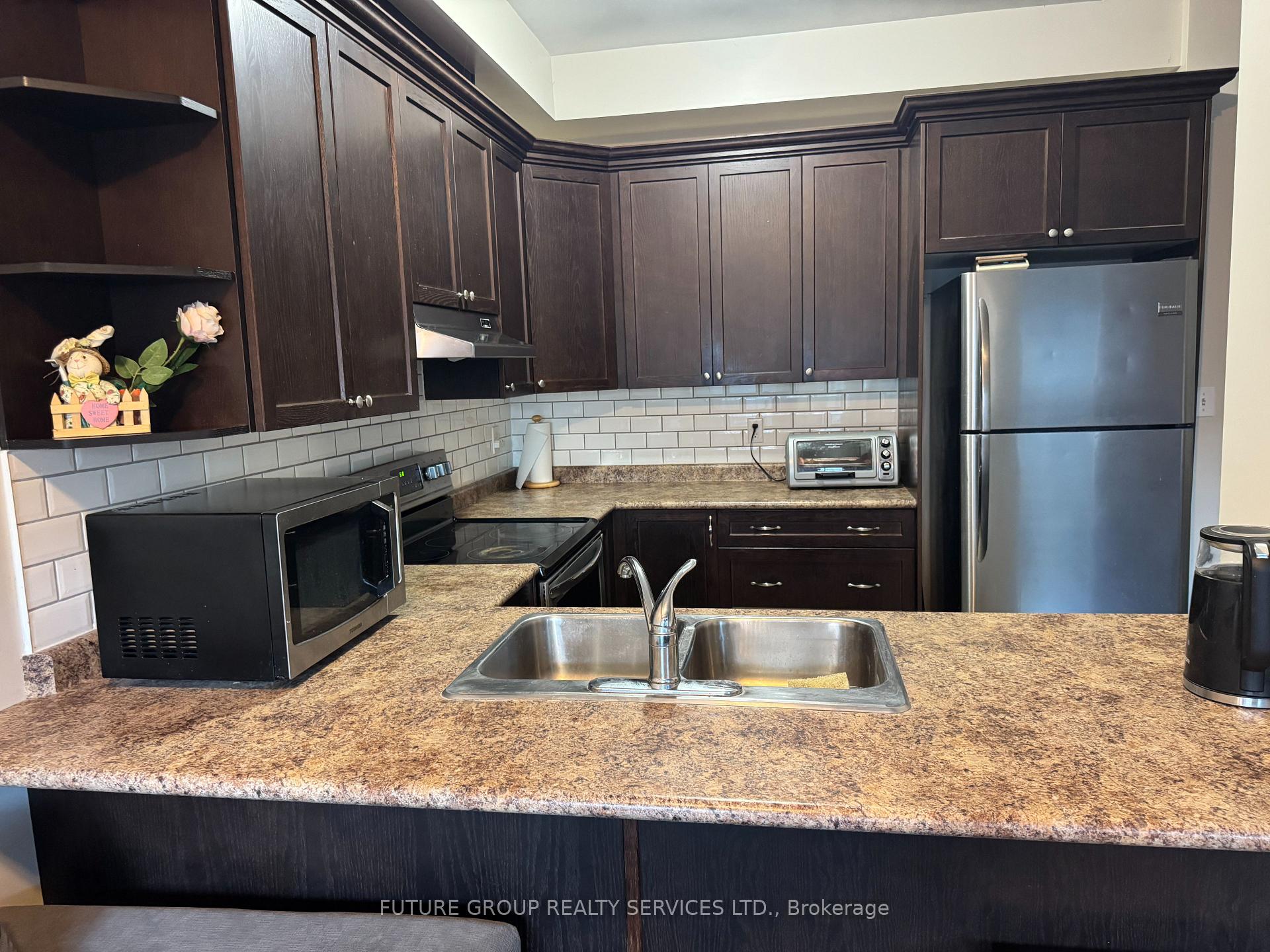 Photo 5 of 59 Cole Street, Hamilton, Waterdown — HOMEH
