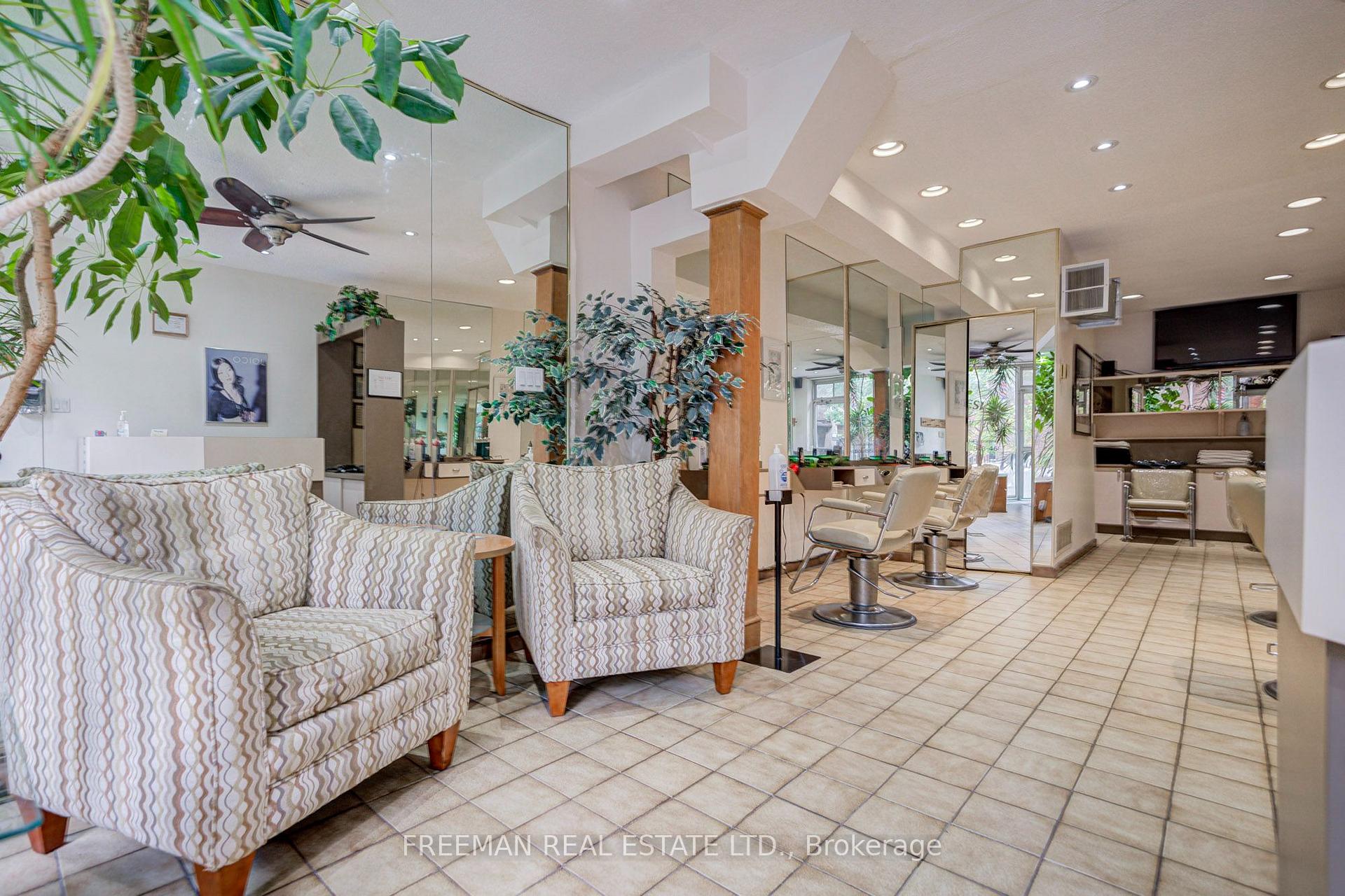 Photo 7 of 492 Manning Avenue, Toronto, Palmerston-Little Italy — HOMEH