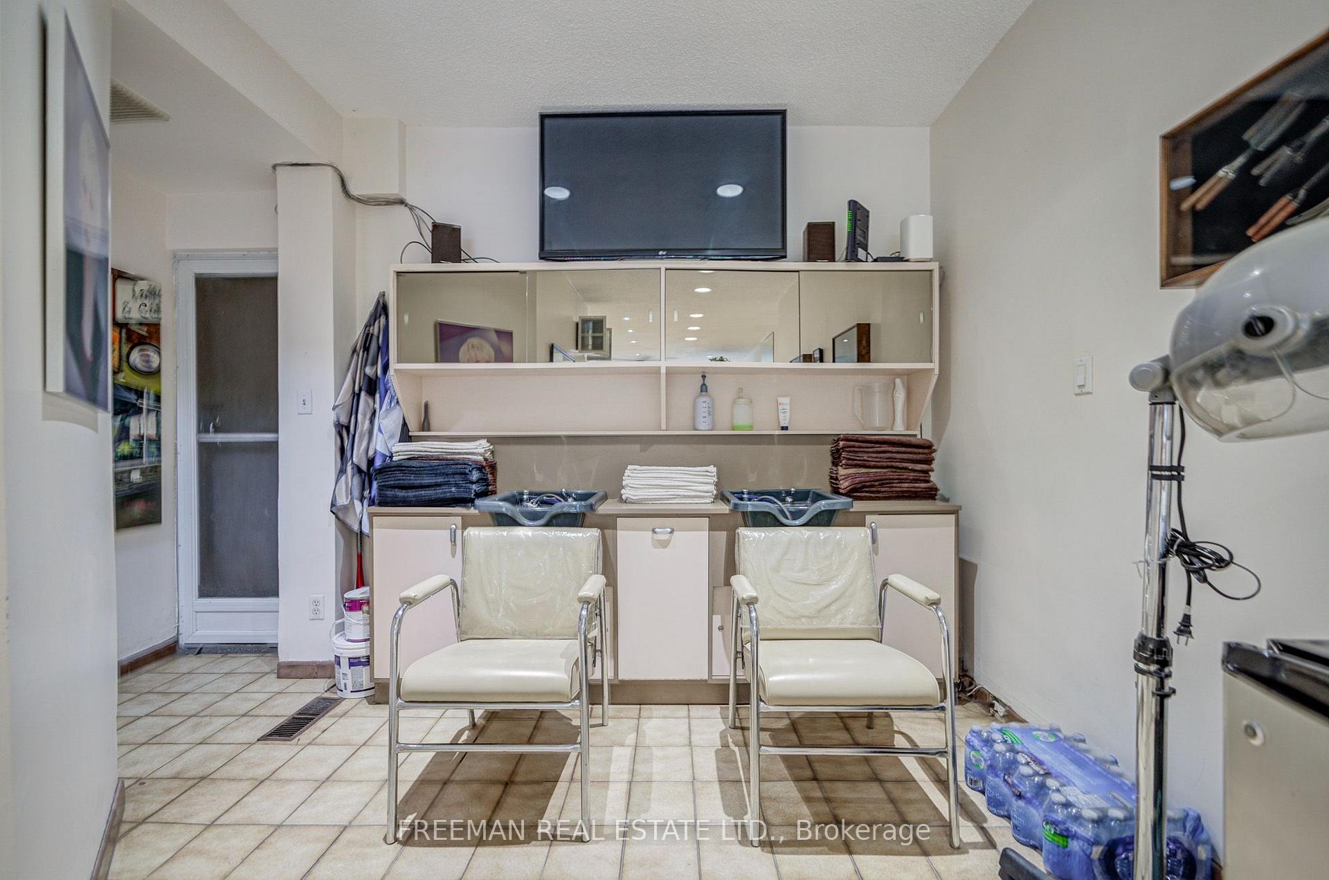 Photo 14 of 492 Manning Avenue, Toronto, Palmerston-Little Italy — HOMEH