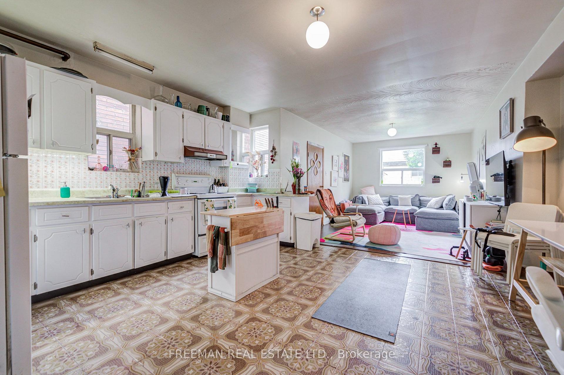 Photo 20 of 492 Manning Avenue, Toronto, Palmerston-Little Italy — HOMEH