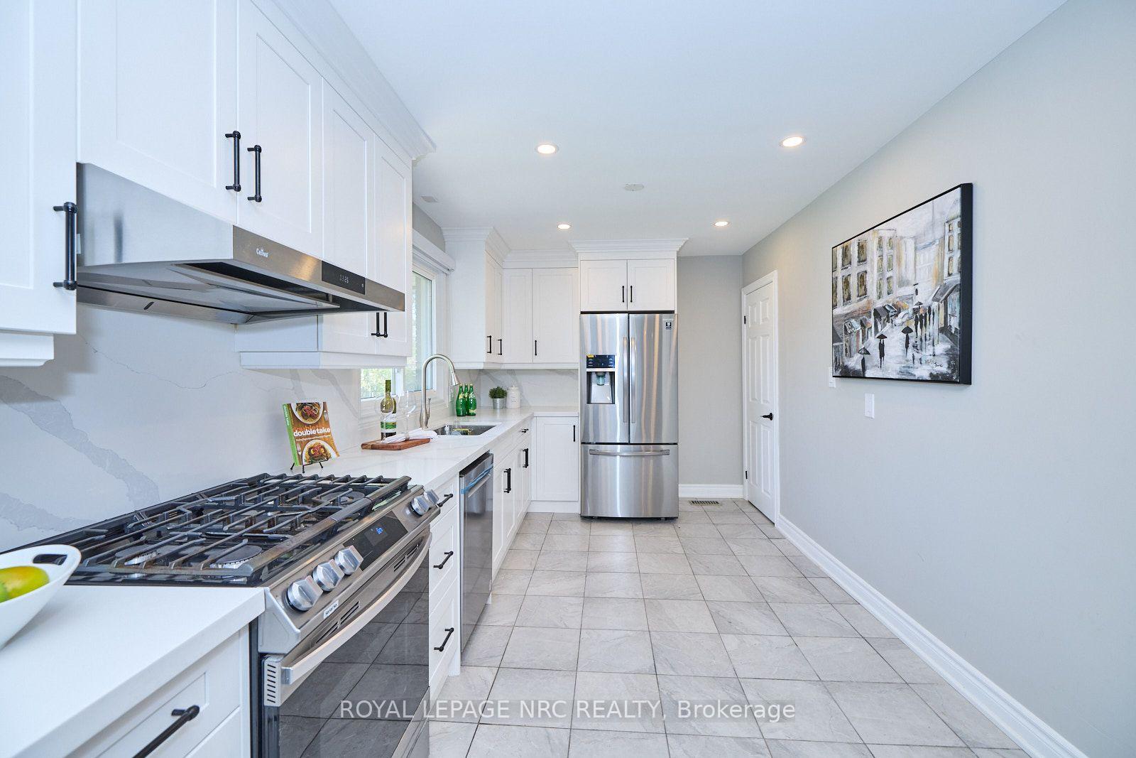 Photo 17 of 36 Valerie Drive, St. Catharines, Glendale/Glenridge — HOMEH