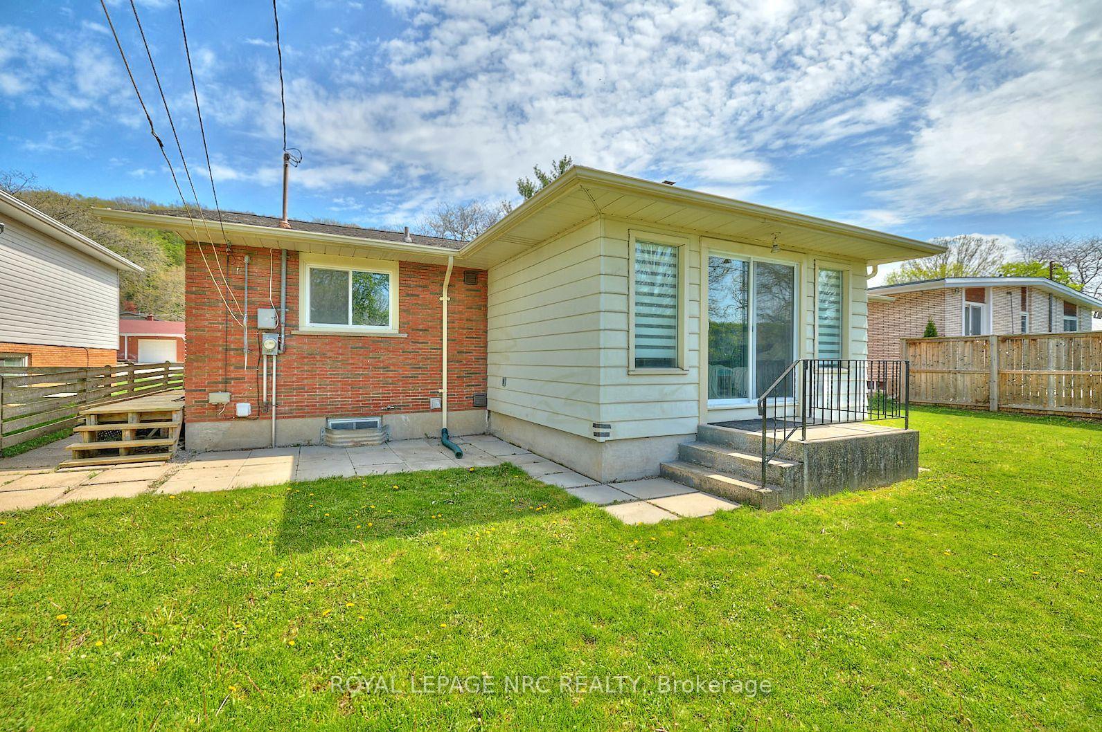 Photo 37 of 36 Valerie Drive, St. Catharines, Glendale/Glenridge — HOMEH