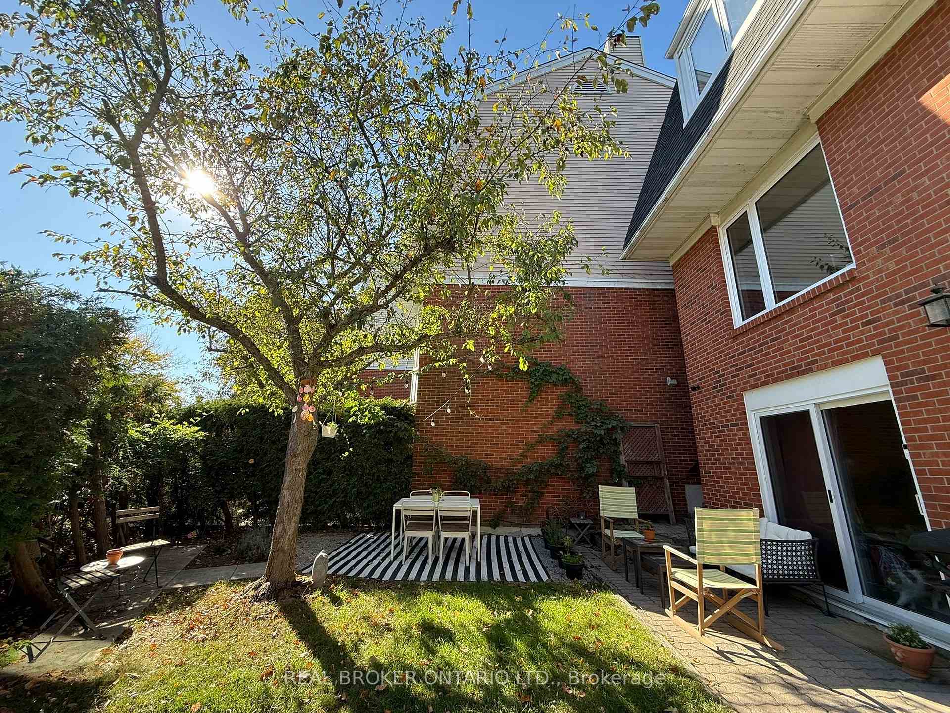 Photo 3 of Unit 6, 45 Birchmount Road, Scarborough, Birchcliffe-Cliffside — HOMEH