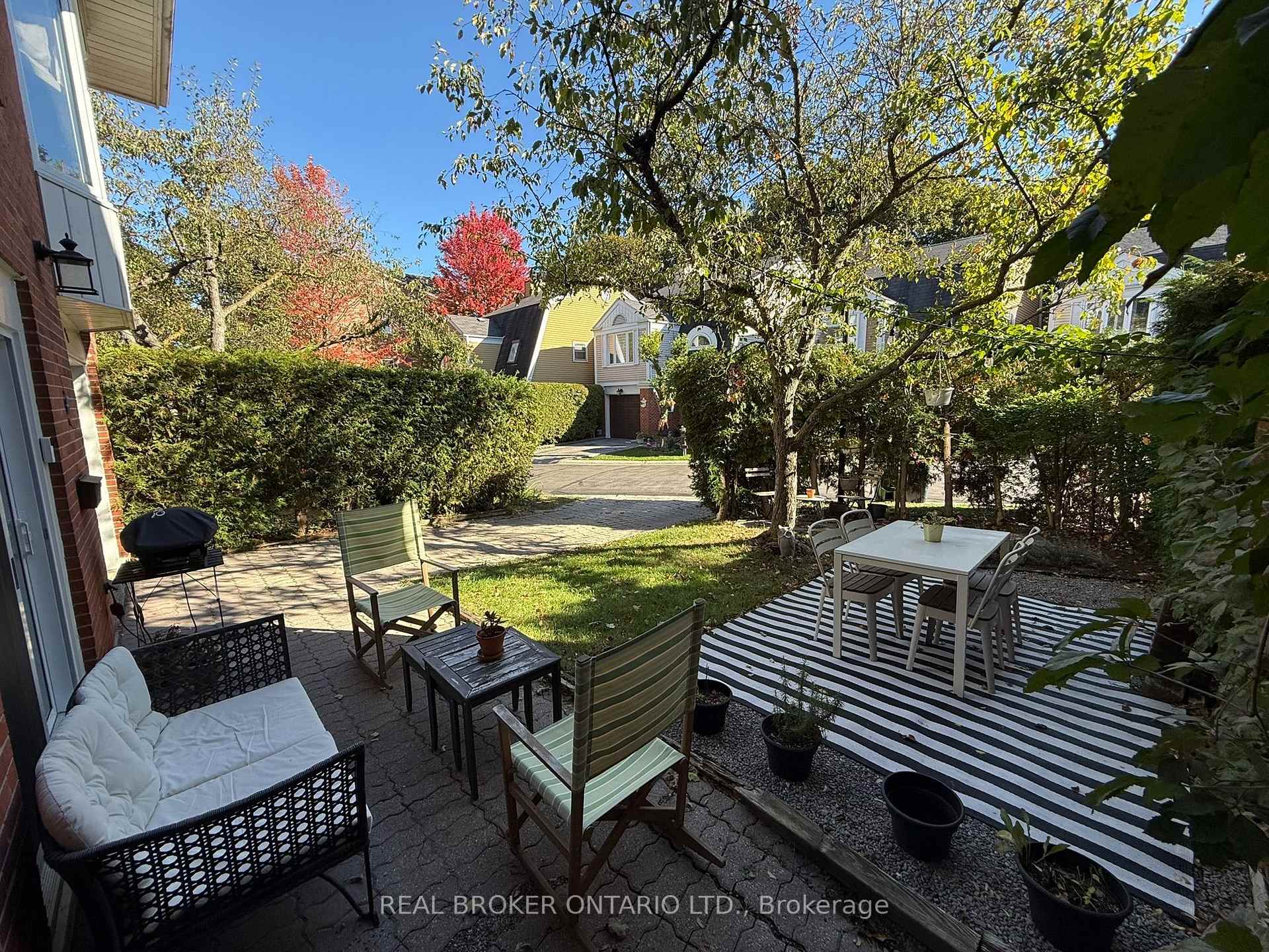 Photo 4 of Unit 6, 45 Birchmount Road, Scarborough, Birchcliffe-Cliffside — HOMEH