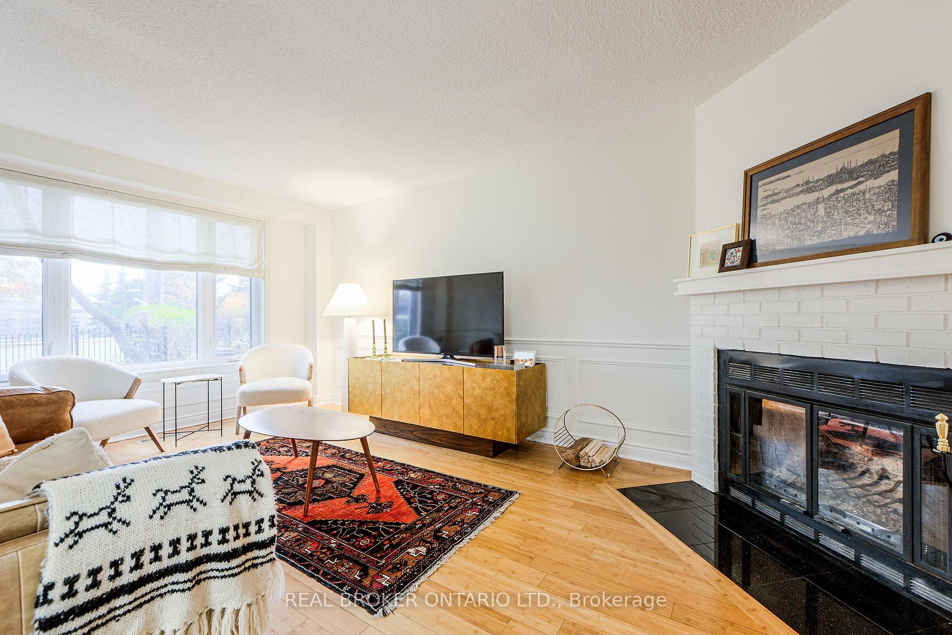 Photo 8 of Unit 6, 45 Birchmount Road, Scarborough, Birchcliffe-Cliffside — HOMEH
