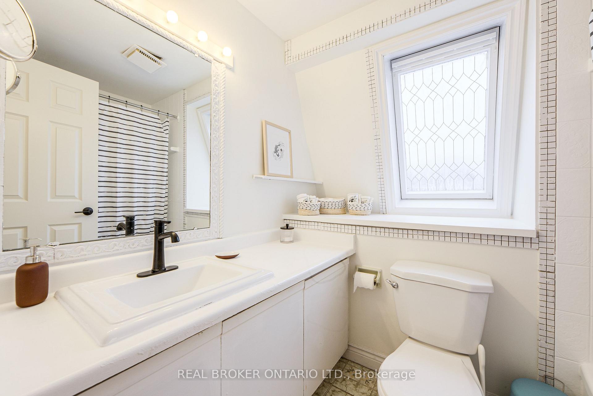 Photo 31 of Unit 6, 45 Birchmount Road, Scarborough, Birchcliffe-Cliffside — HOMEH