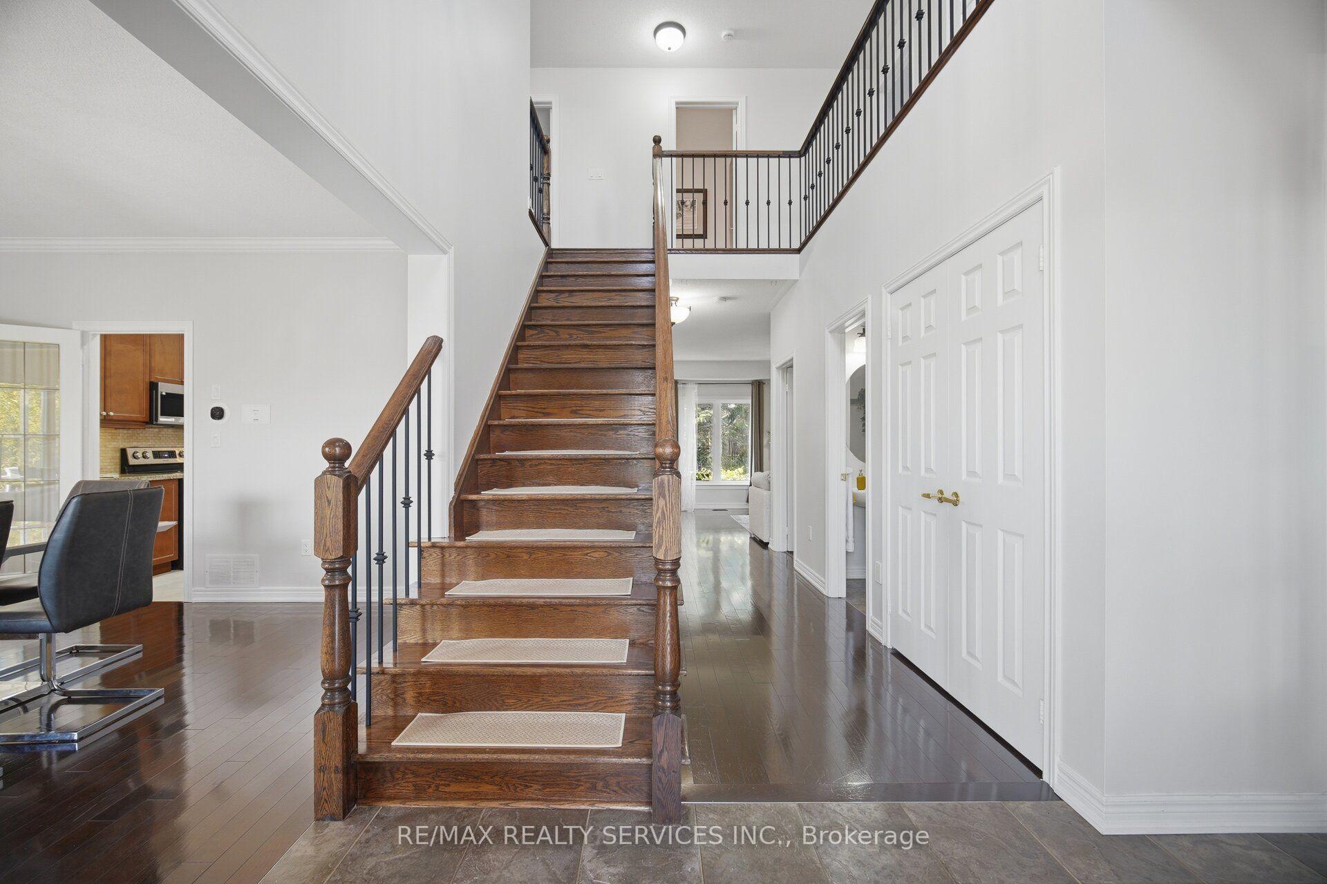 Photo 8 of 76 North Riverdale Drive, Caledon, Inglewood — HOMEH