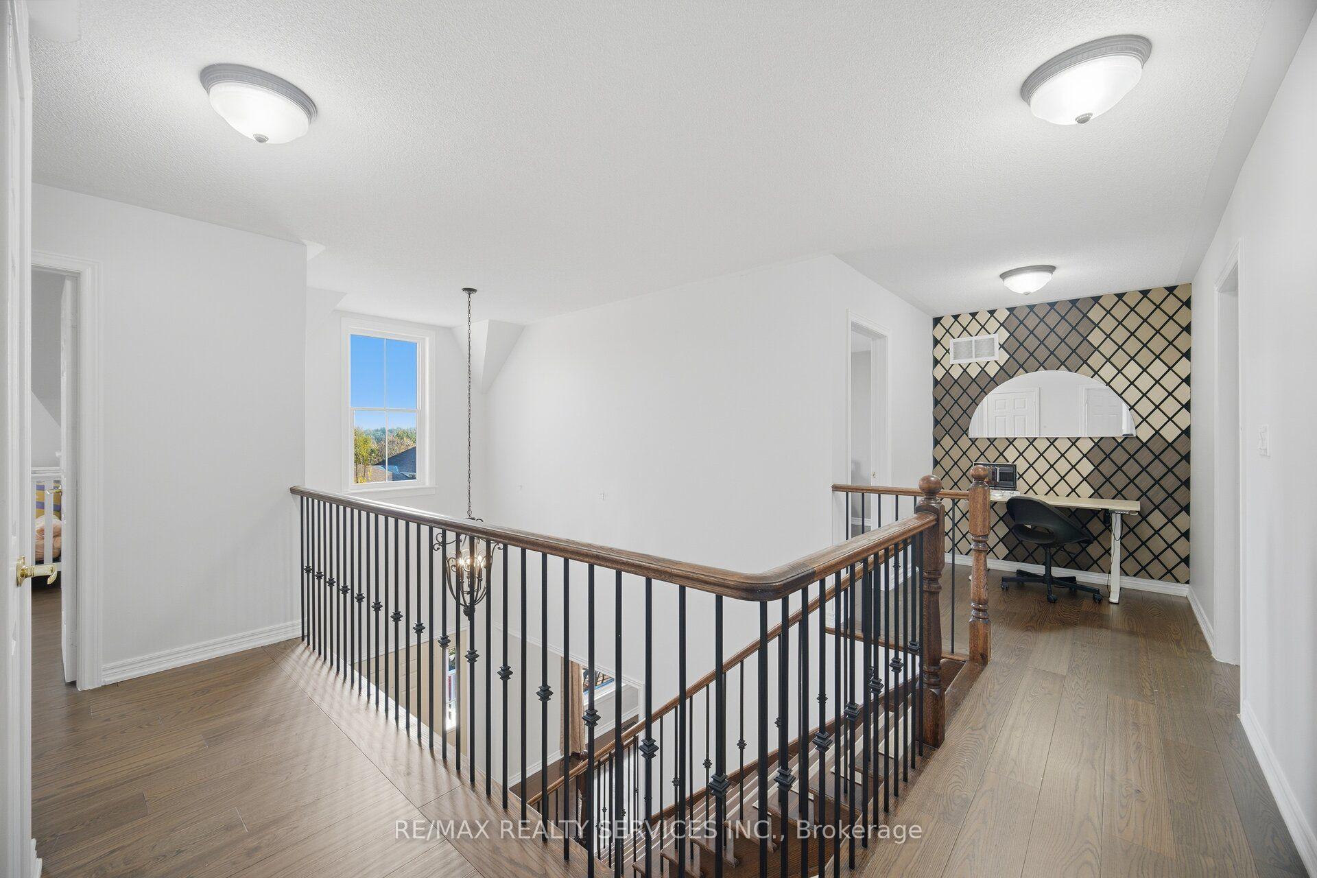 Photo 23 of 76 North Riverdale Drive, Caledon, Inglewood — HOMEH