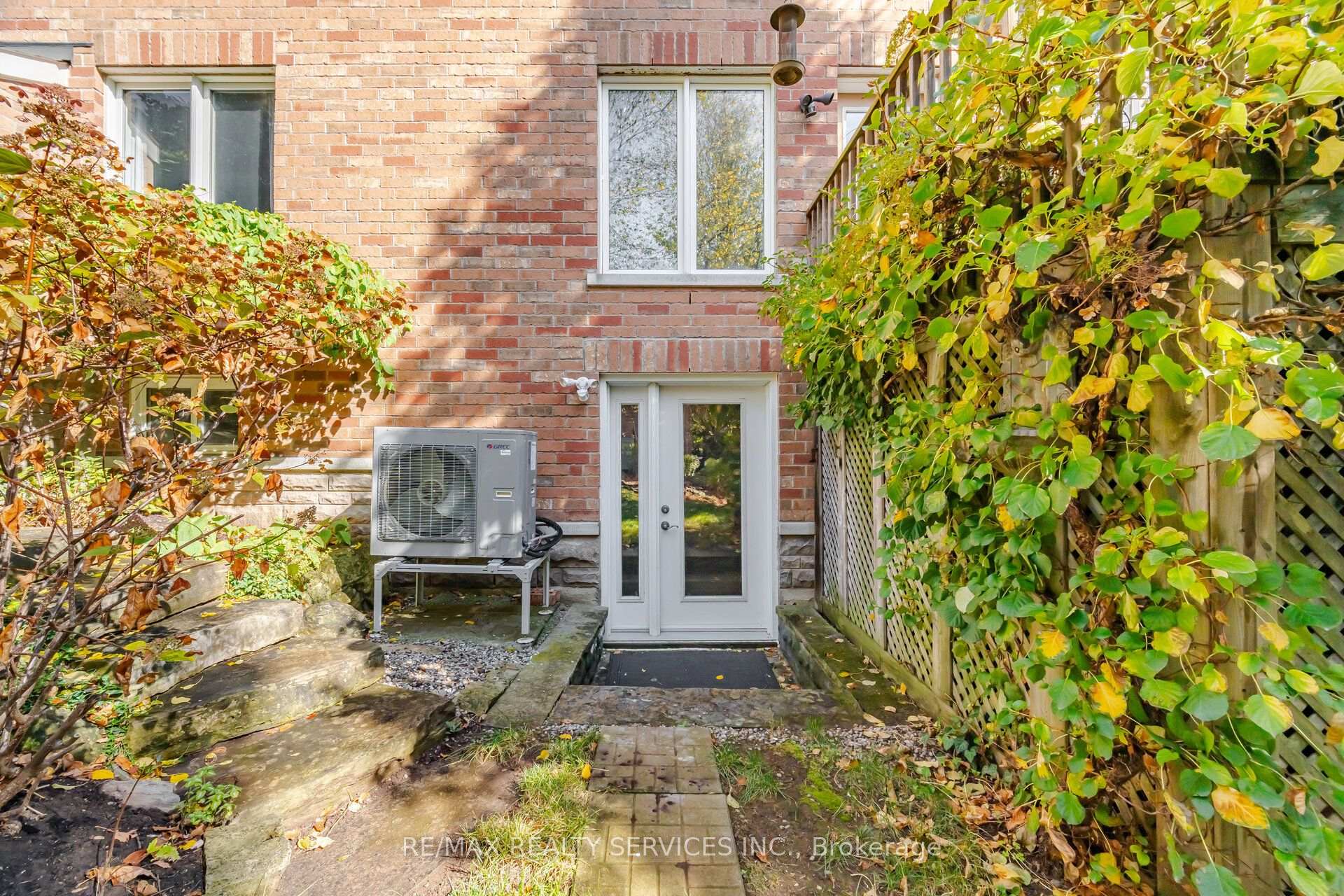 Photo 48 of 76 North Riverdale Drive, Caledon, Inglewood — HOMEH