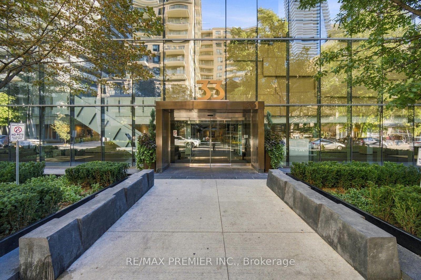 Photo 3 of Unit 1405, 33 Charles Street E, Toronto, Church-Yonge Corridor — HOMEH