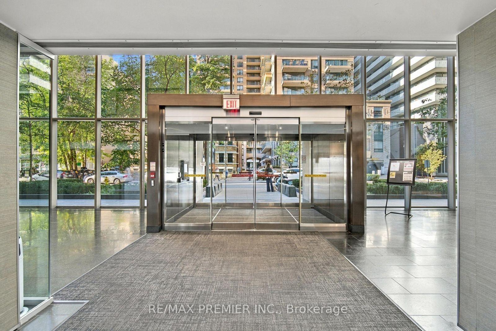 Photo 4 of Unit 1405, 33 Charles Street E, Toronto, Church-Yonge Corridor — HOMEH