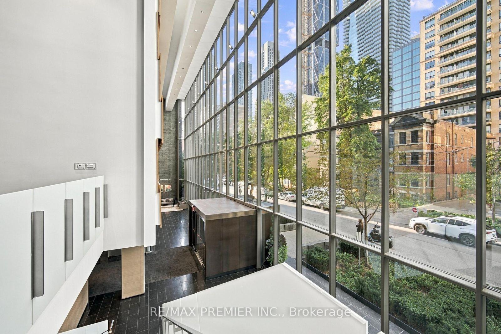 Photo 5 of Unit 1405, 33 Charles Street E, Toronto, Church-Yonge Corridor — HOMEH
