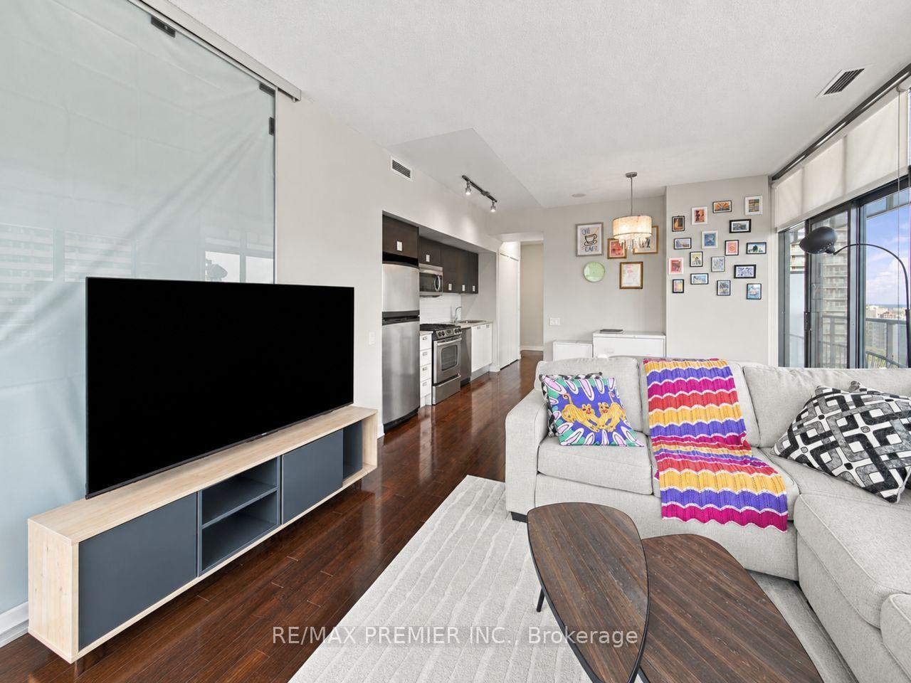 Photo 17 of Unit 1405, 33 Charles Street E, Toronto, Church-Yonge Corridor — HOMEH