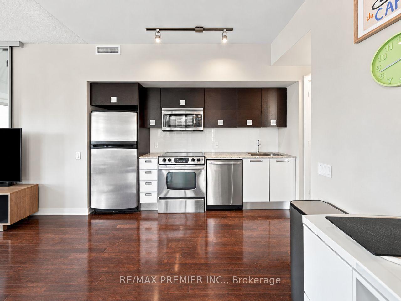 Photo 19 of Unit 1405, 33 Charles Street E, Toronto, Church-Yonge Corridor — HOMEH