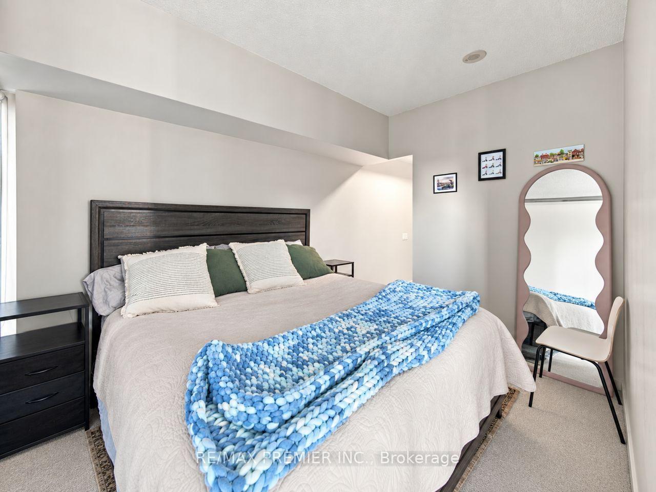 Photo 22 of Unit 1405, 33 Charles Street E, Toronto, Church-Yonge Corridor — HOMEH