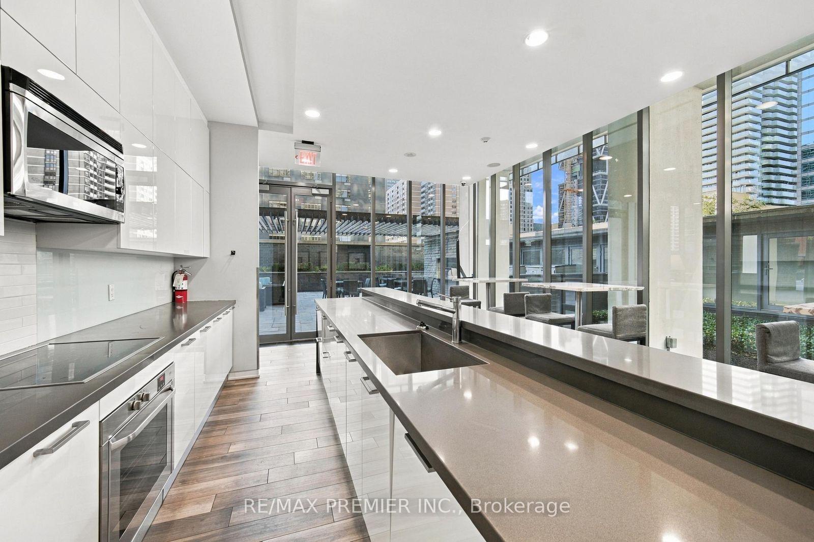 Photo 39 of Unit 1405, 33 Charles Street E, Toronto, Church-Yonge Corridor — HOMEH