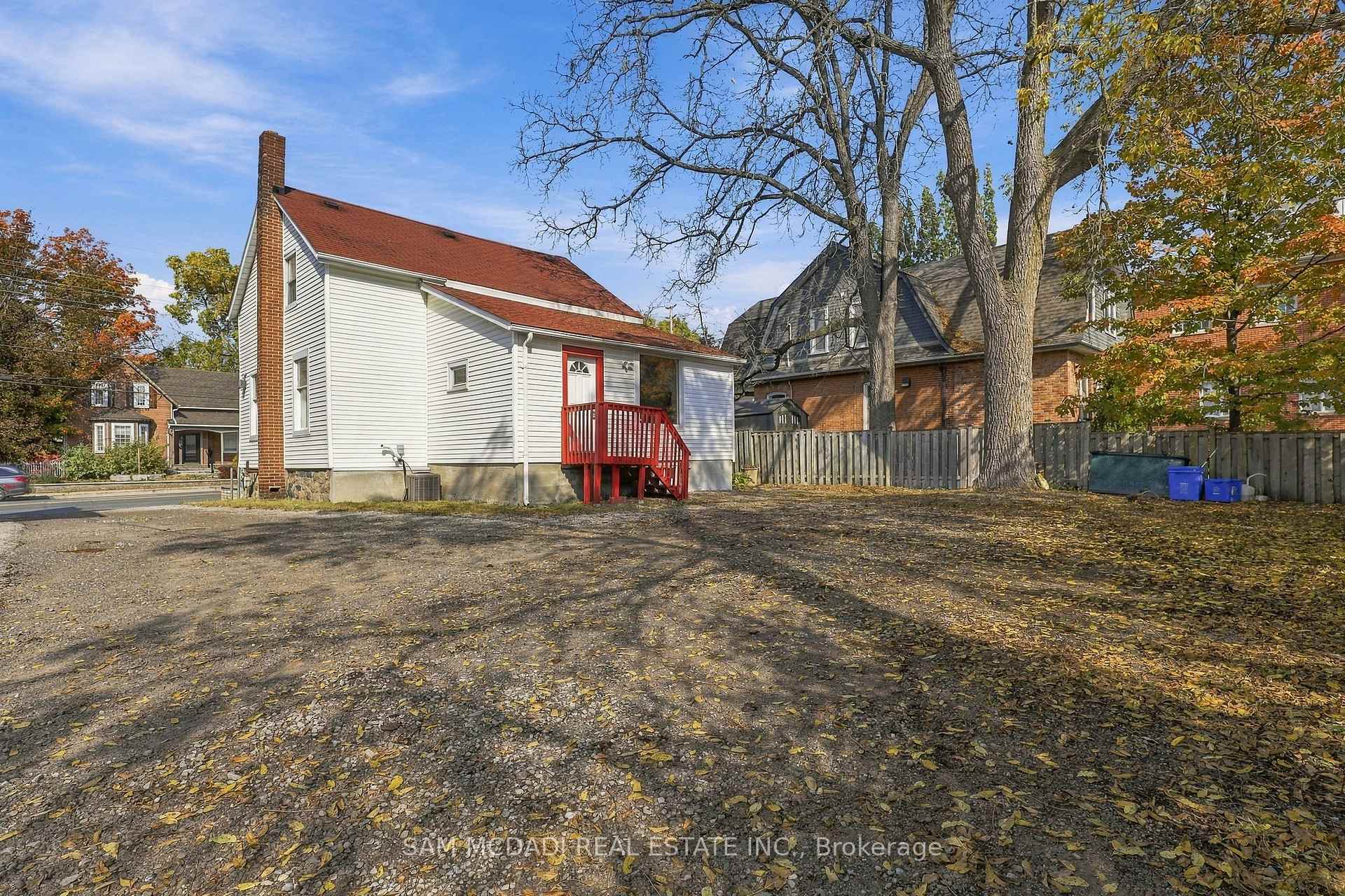 Photo 6 of 571 Kingston Road W, Ajax, Central West — HOMEH
