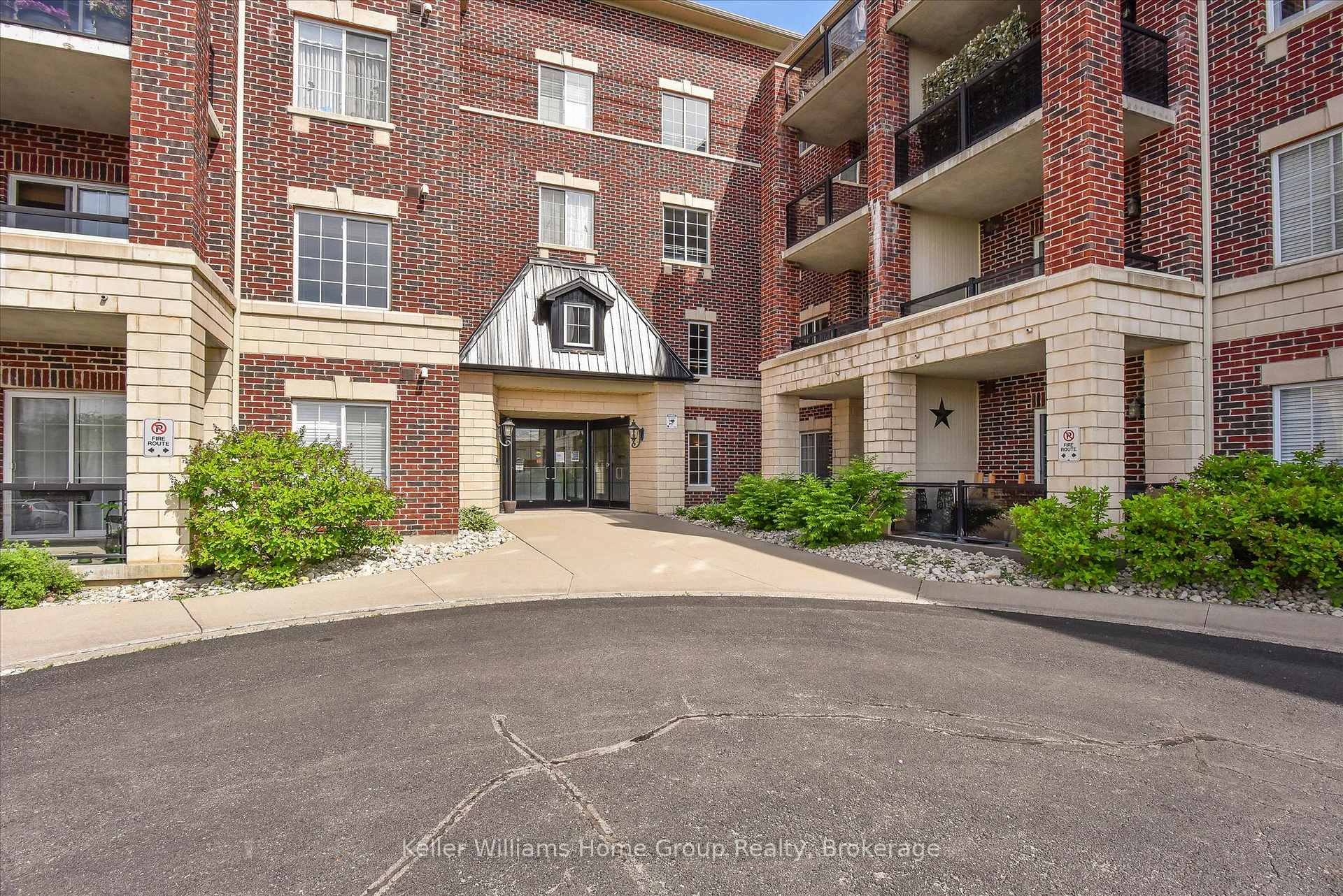 Photo 3 of Unit 114, 308 Watson Parkway N, Guelph, Grange Road — HOMEH