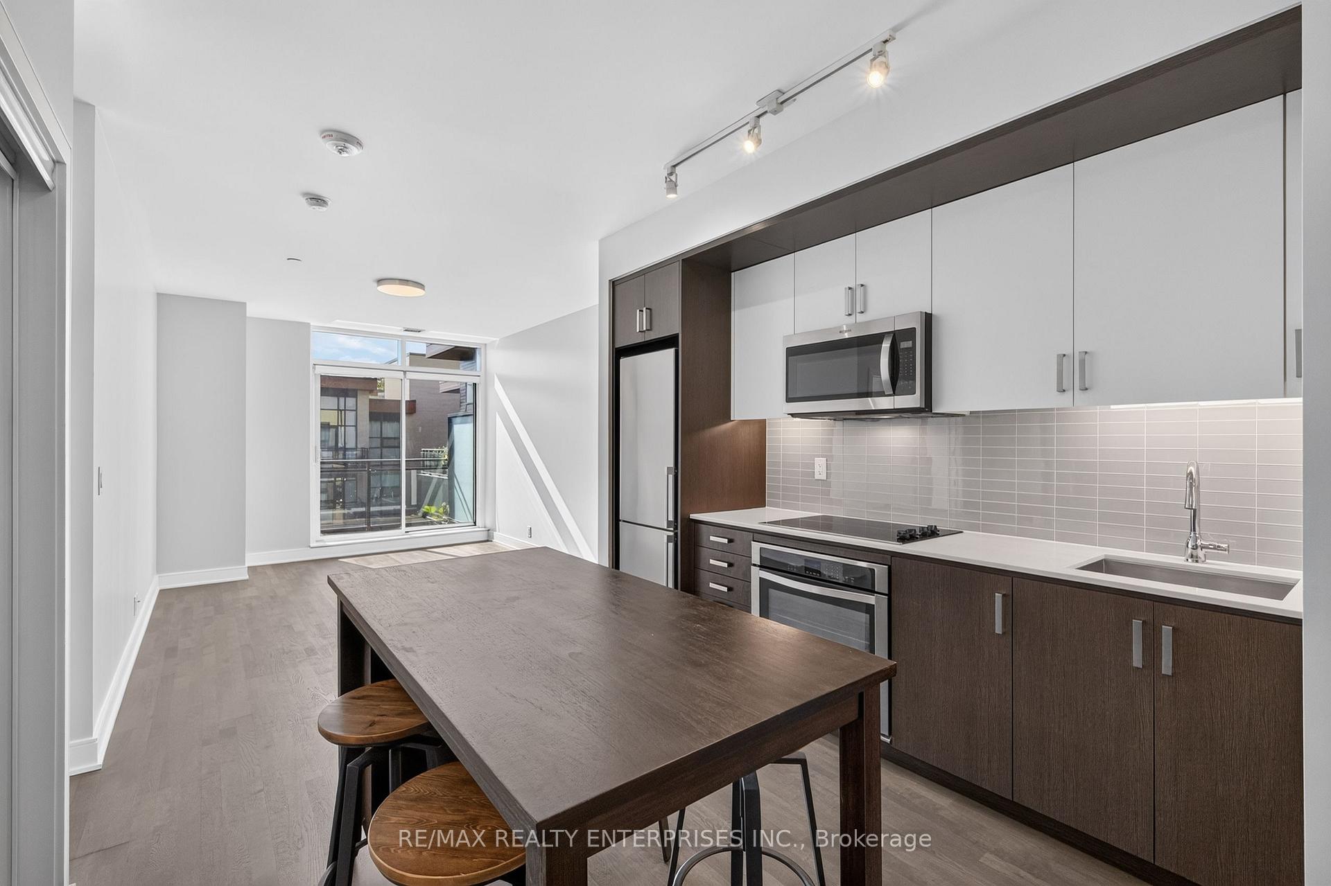 Photo 4 of Unit 457, 1575 Lakeshore Road W, Mississauga, Clarkson — HOMEH