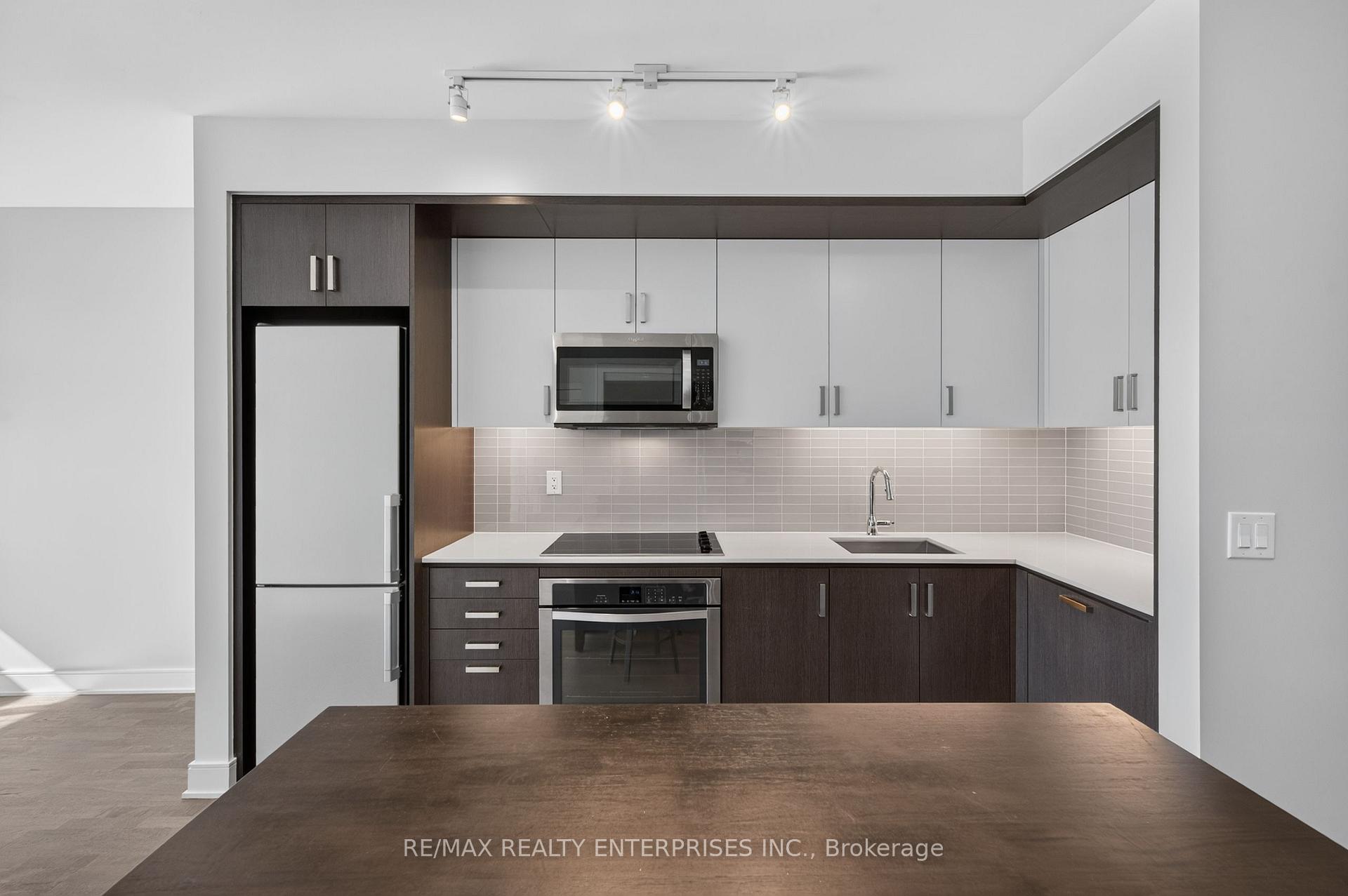 Photo 5 of Unit 457, 1575 Lakeshore Road W, Mississauga, Clarkson — HOMEH