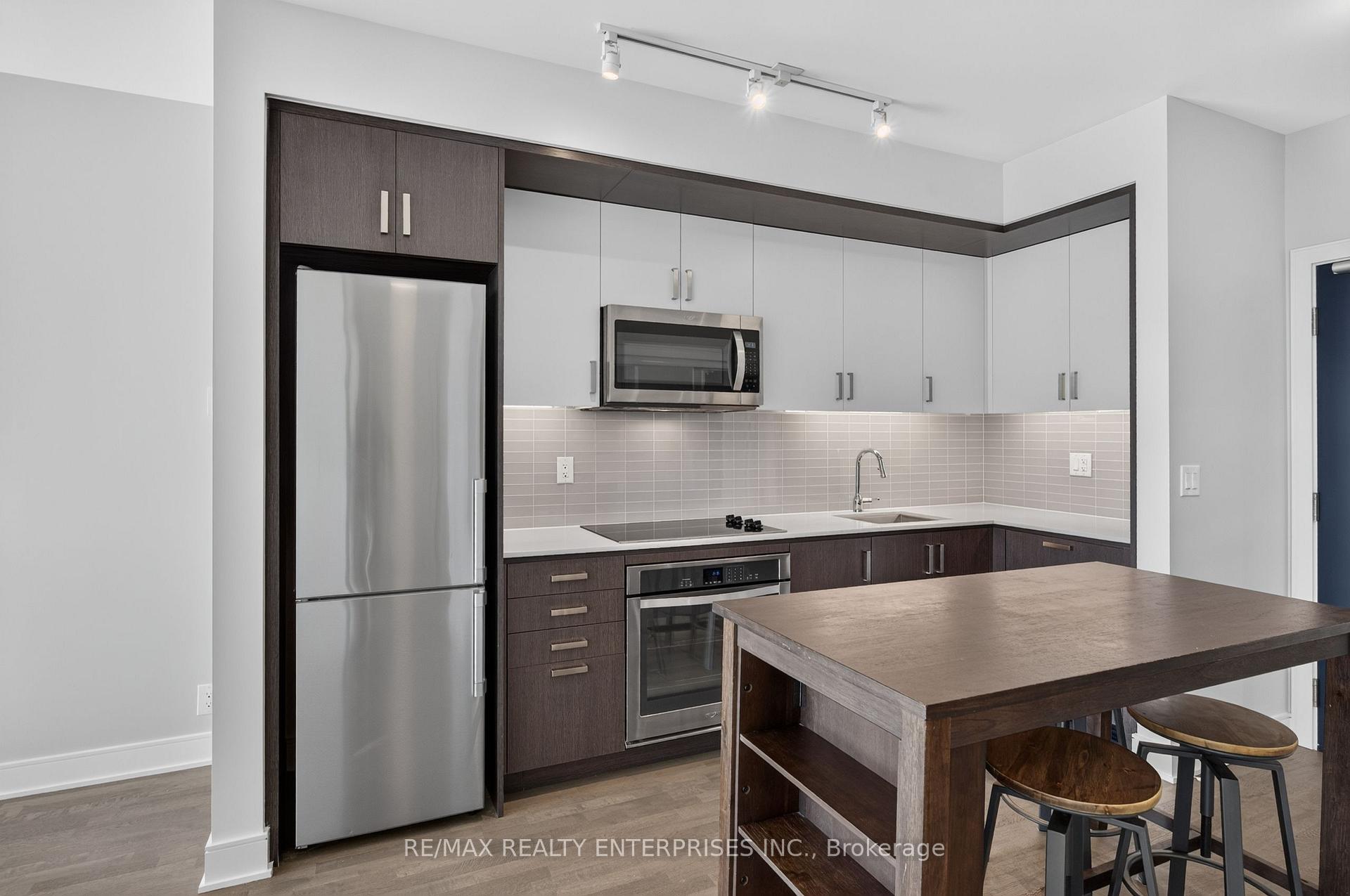 Photo 6 of Unit 457, 1575 Lakeshore Road W, Mississauga, Clarkson — HOMEH