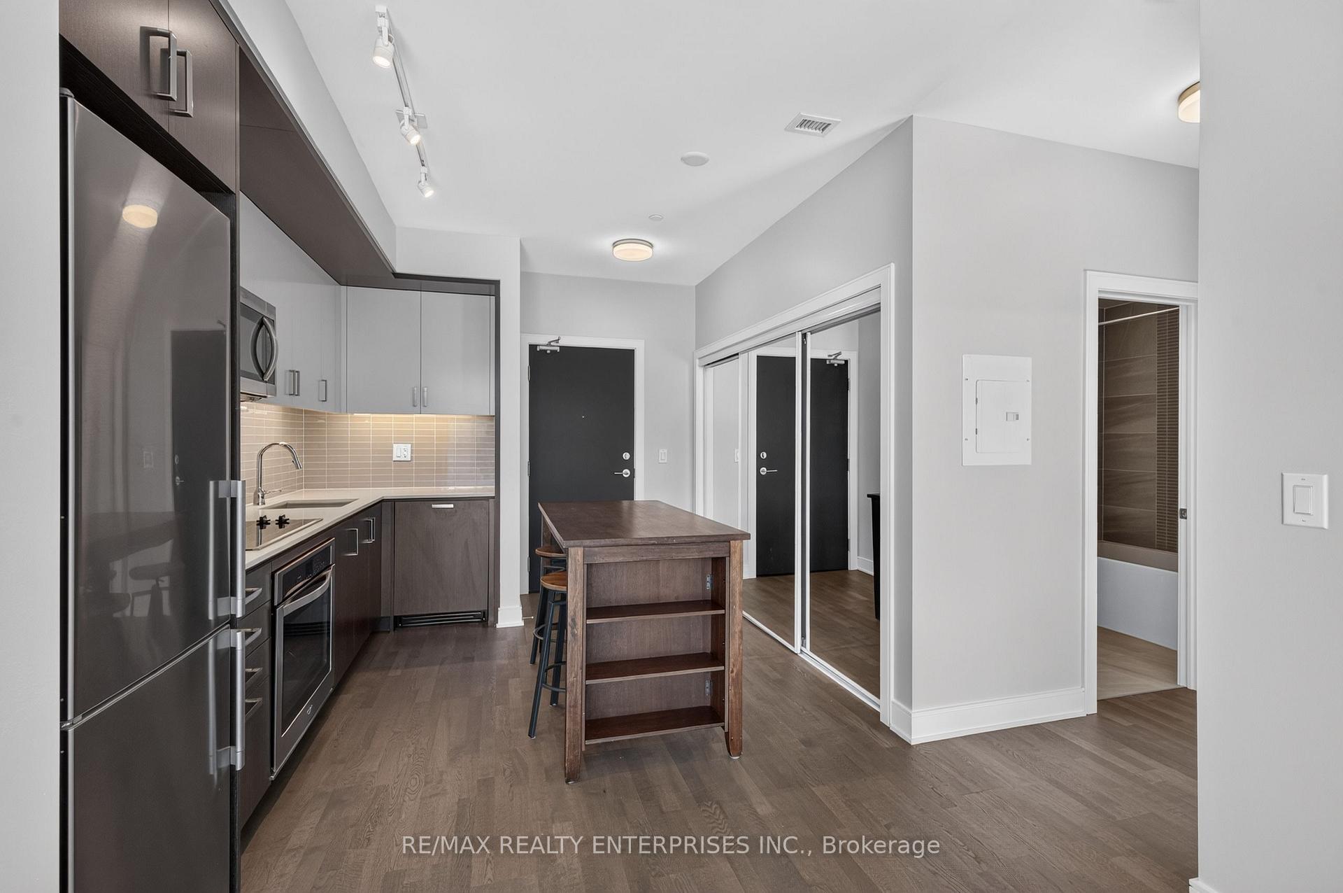 Photo 7 of Unit 457, 1575 Lakeshore Road W, Mississauga, Clarkson — HOMEH