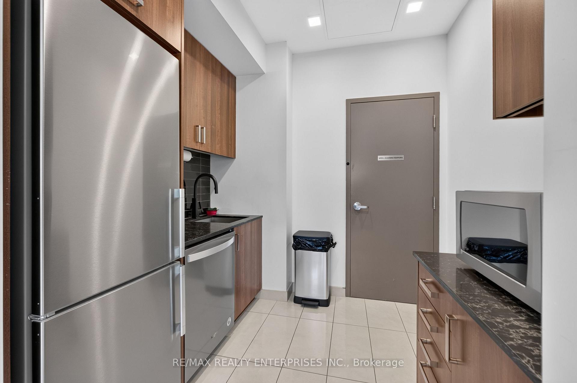 Photo 30 of Unit 457, 1575 Lakeshore Road W, Mississauga, Clarkson — HOMEH