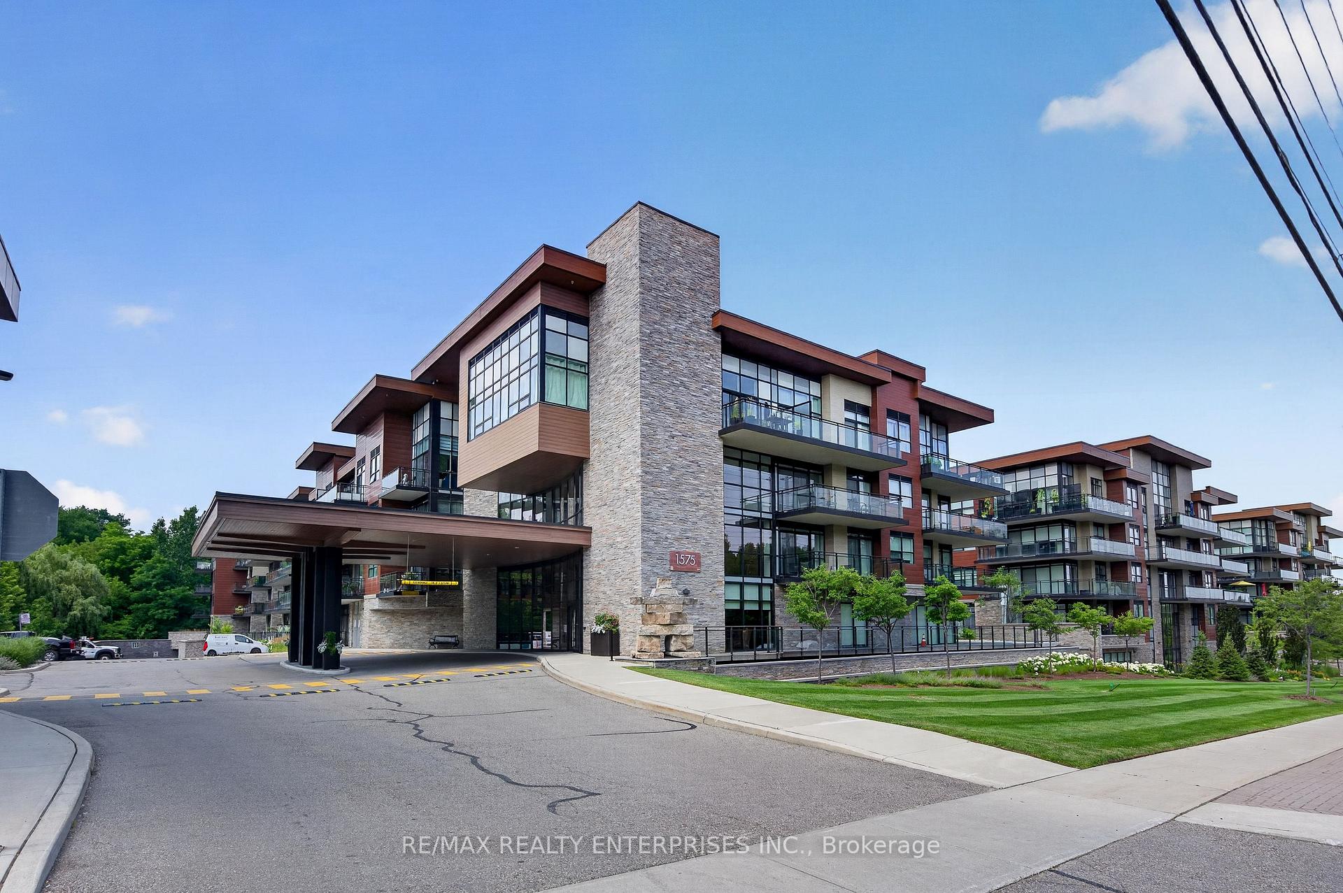 Photo 2 of Unit 457, 1575 Lakeshore Road W, Mississauga, Clarkson — HOMEH