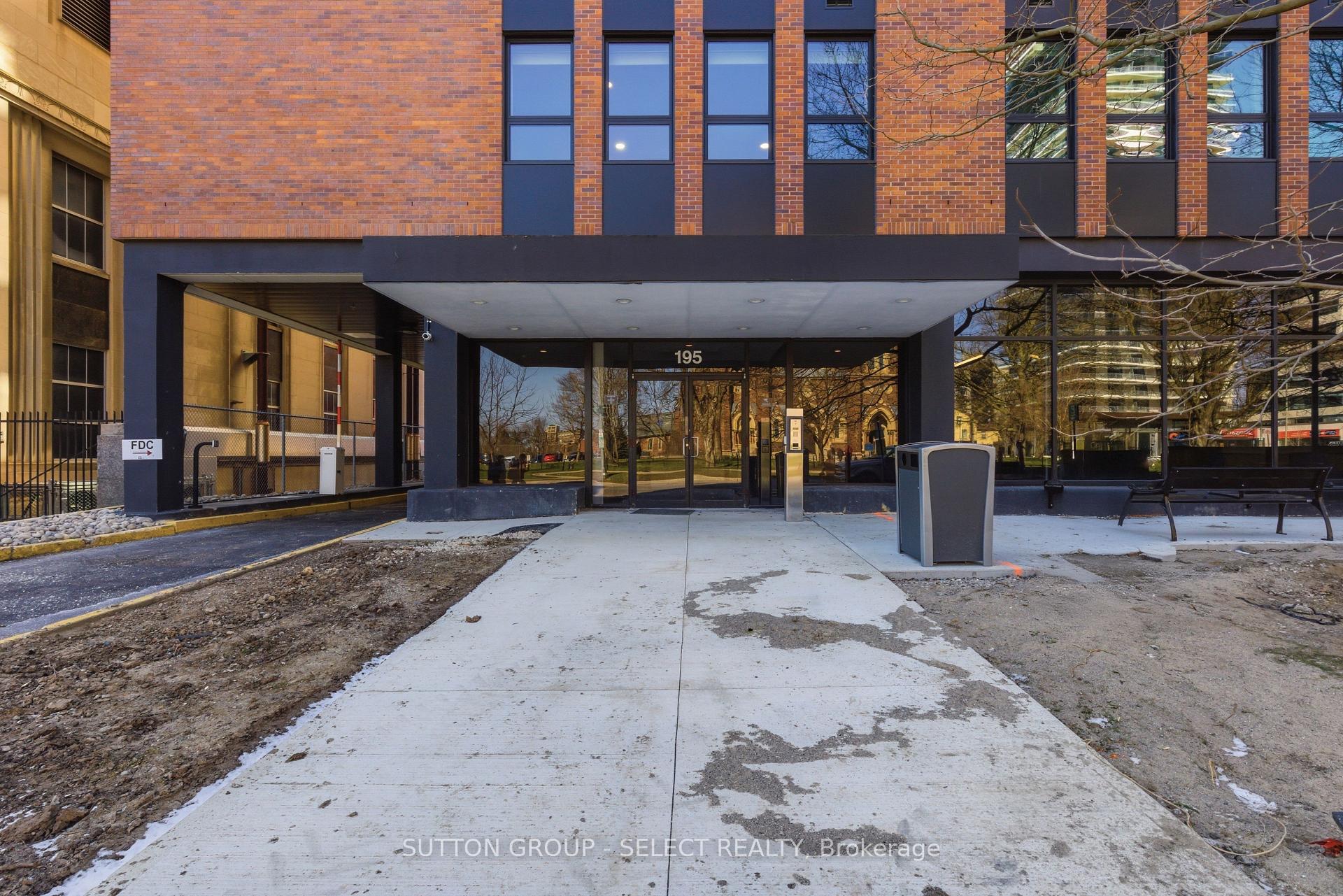 Photo 3 of Unit 208, 195 Dufferin Avenue, London, East F — HOMEH