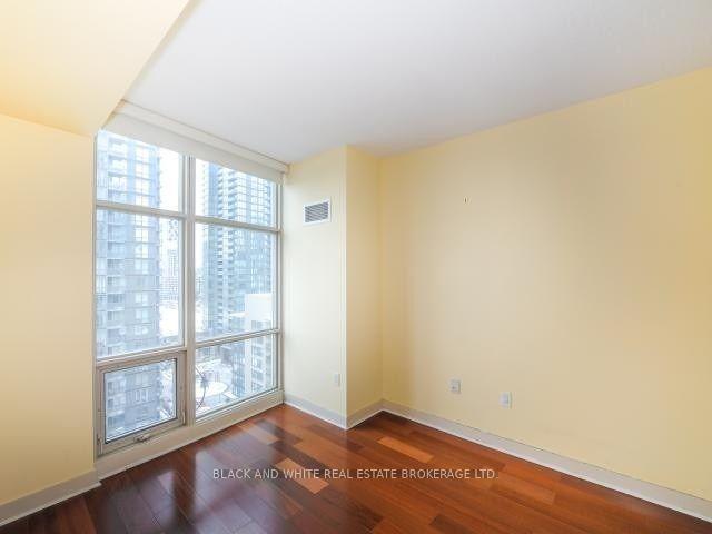 Photo 8 of Unit 1501, 35 Mariner Terrace, Toronto, Waterfront Communities — HOMEH