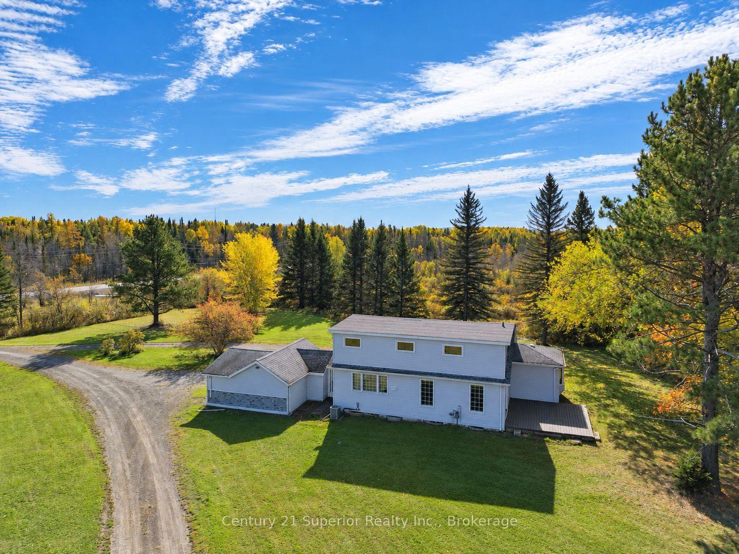 Photo 3 of 5049 Mapleward Road, Thunder Bay, McIntyre South — HOMEH