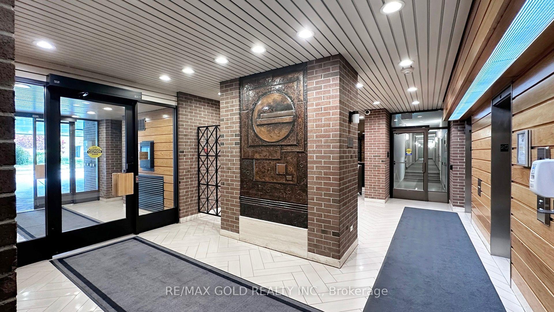 Photo 13 of Unit 1504, 270 Scarlett Road, Toronto, Rockcliffe-Smythe — HOMEH